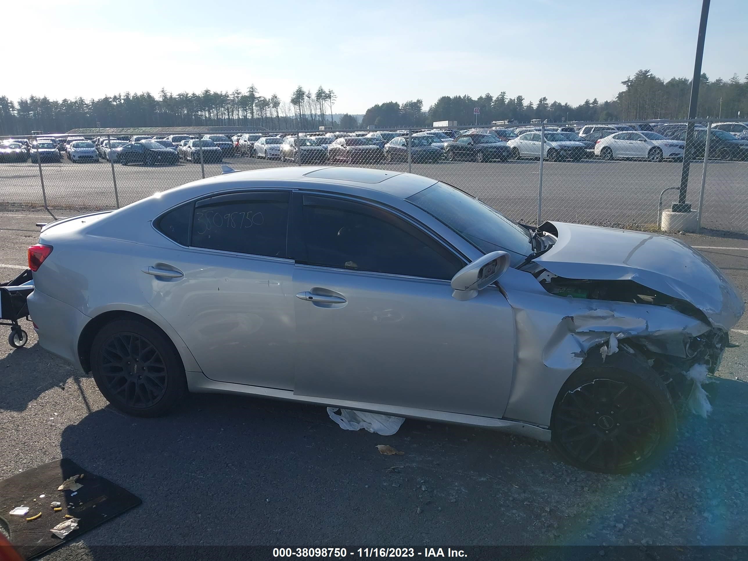 Photo 11 VIN: JTHCK262995033377 - LEXUS IS 