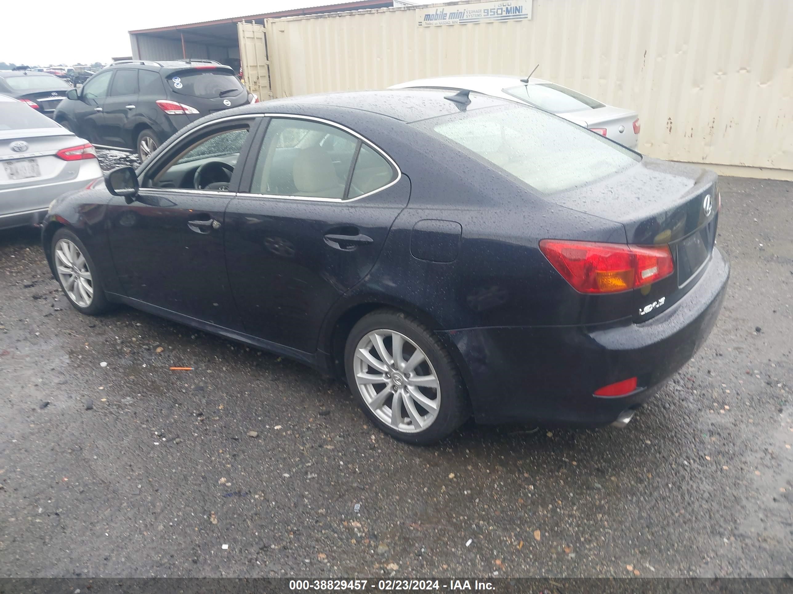 Photo 2 VIN: JTHCK262X75010218 - LEXUS IS 