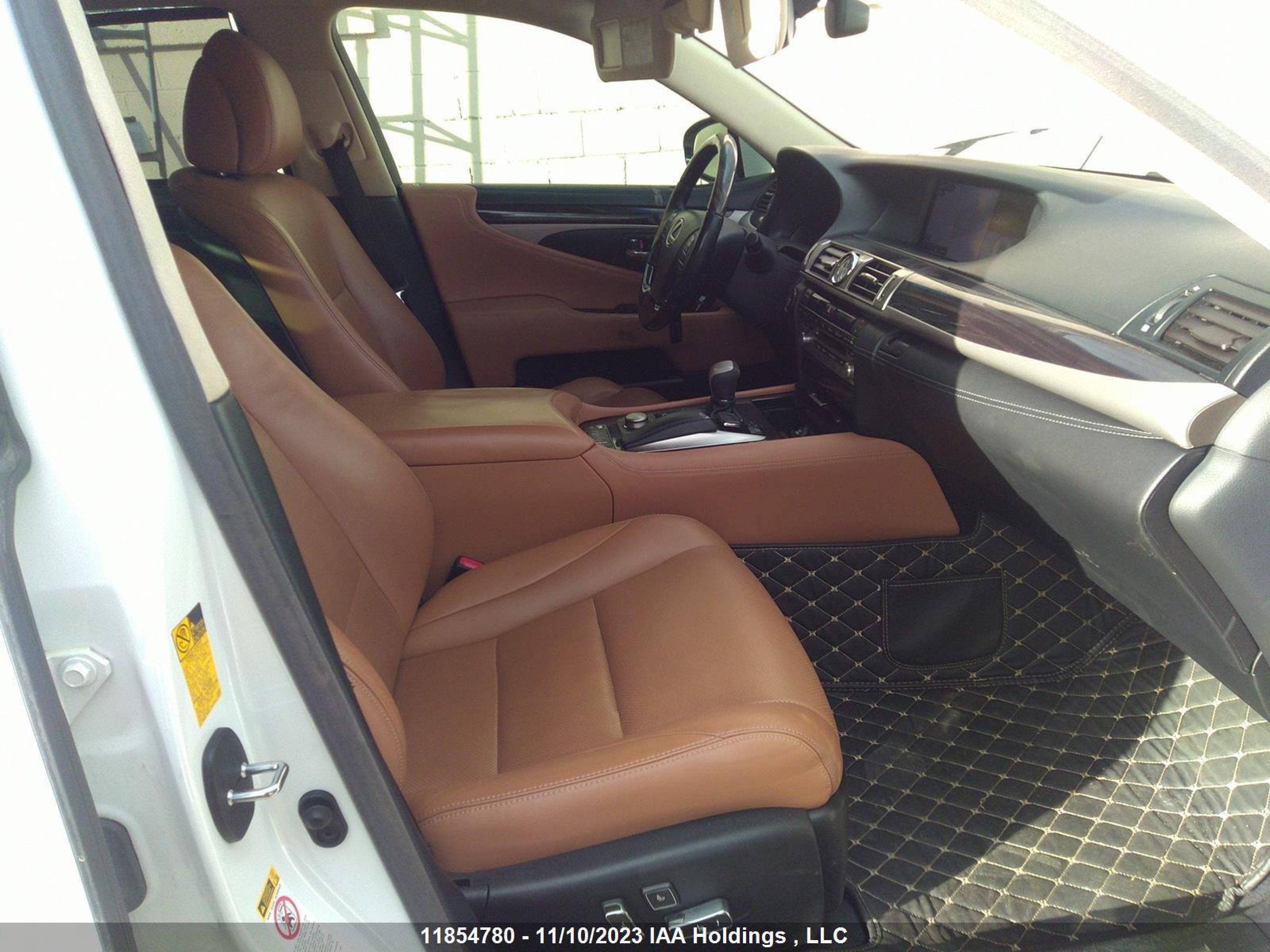 Photo 4 VIN: JTHCL1EF1F5023305 - LEXUS LS 