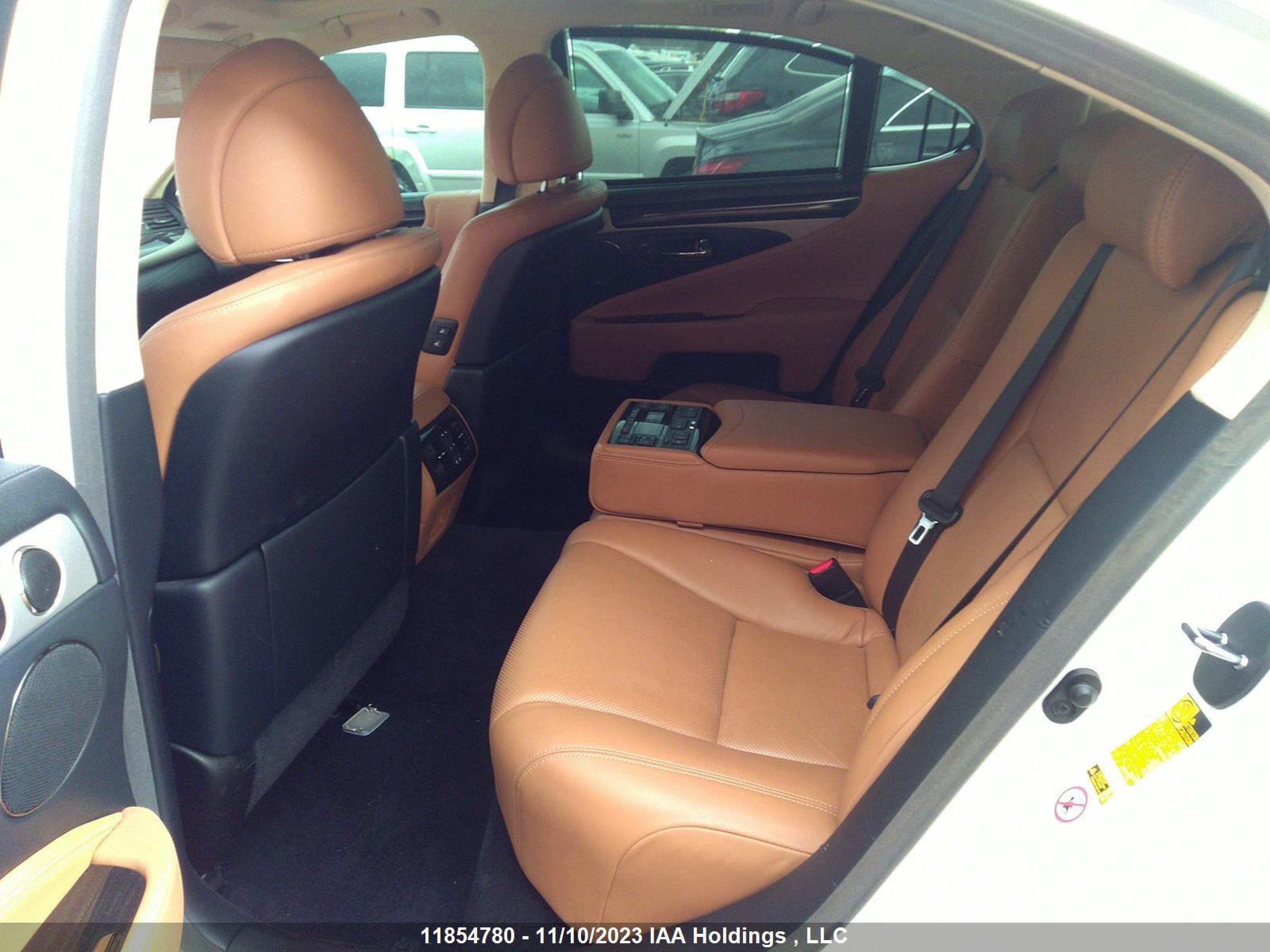 Photo 7 VIN: JTHCL1EF1F5023305 - LEXUS LS 