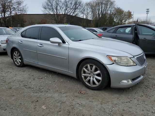 Photo 3 VIN: JTHCL46F095002899 - LEXUS LS460 