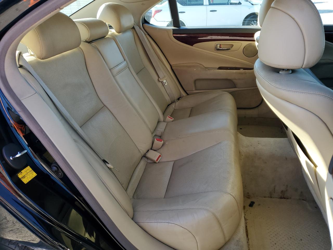 Photo 9 VIN: JTHCL46F495004235 - LEXUS LS 