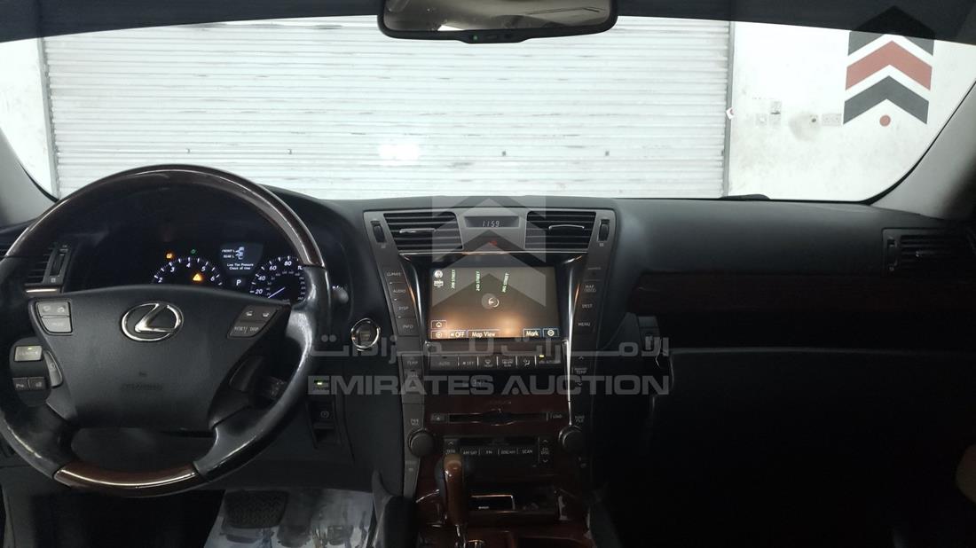 Photo 14 VIN: JTHCL46F595003059 - LEXUS LS 