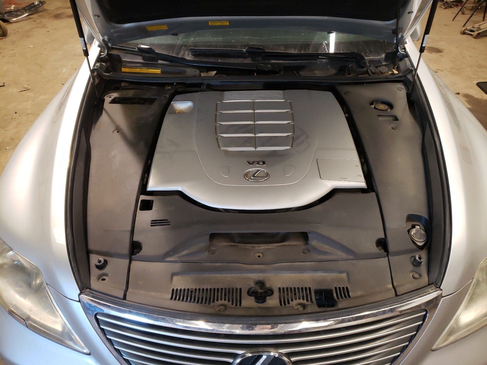 Photo 6 VIN: JTHCL46F695001496 - LEXUS LS 460 