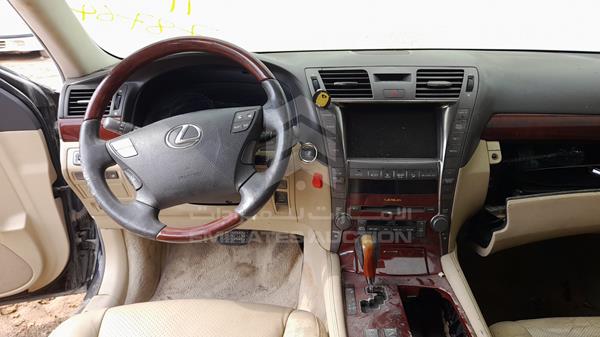 Photo 10 VIN: JTHCL46F995004117 - LEXUS LS 460 