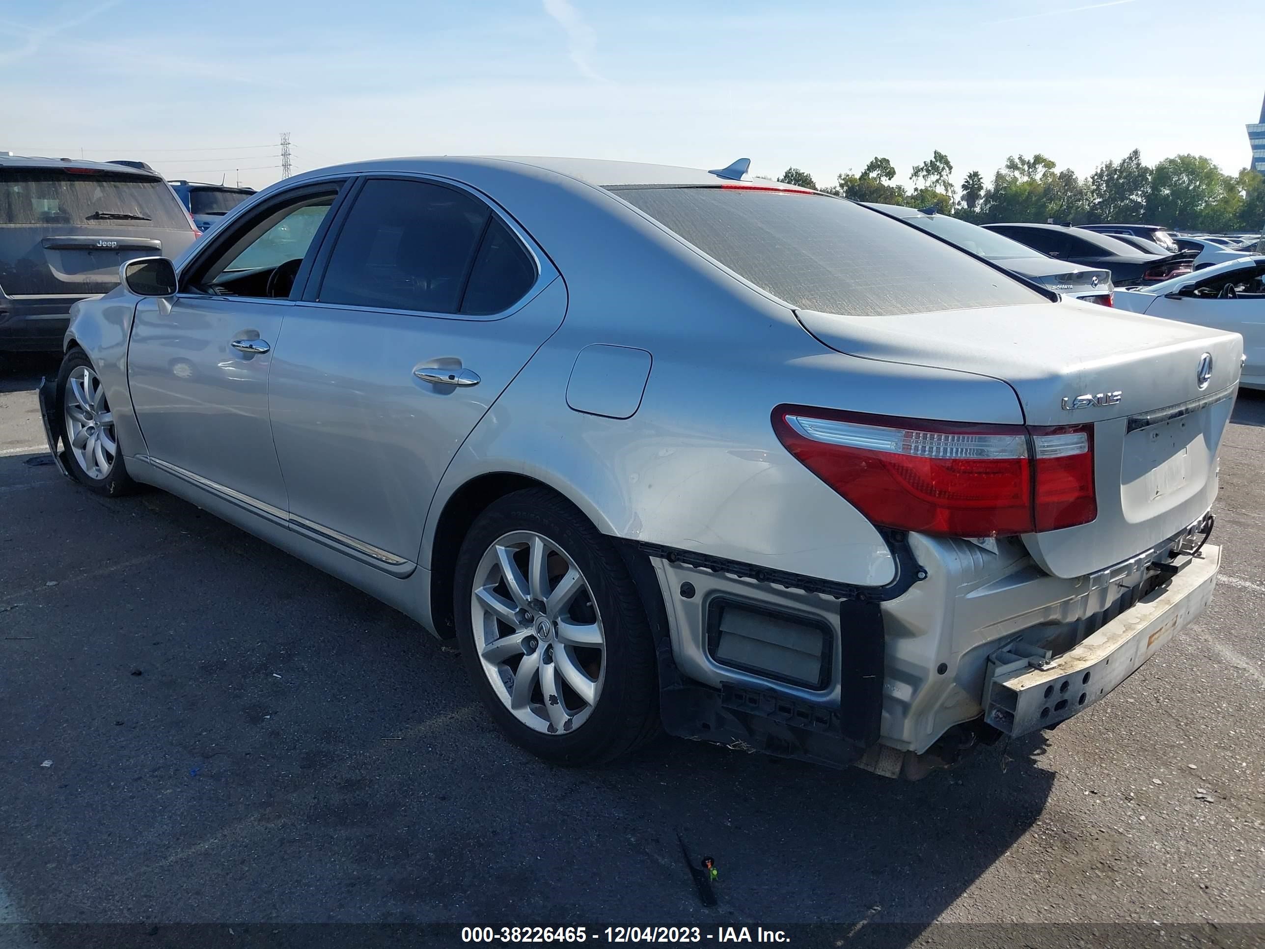 Photo 2 VIN: JTHCL46FX95002358 - LEXUS LS 