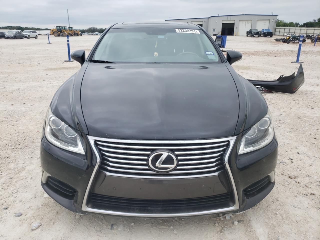 Photo 4 VIN: JTHCL5EF0E5021325 - LEXUS LS 