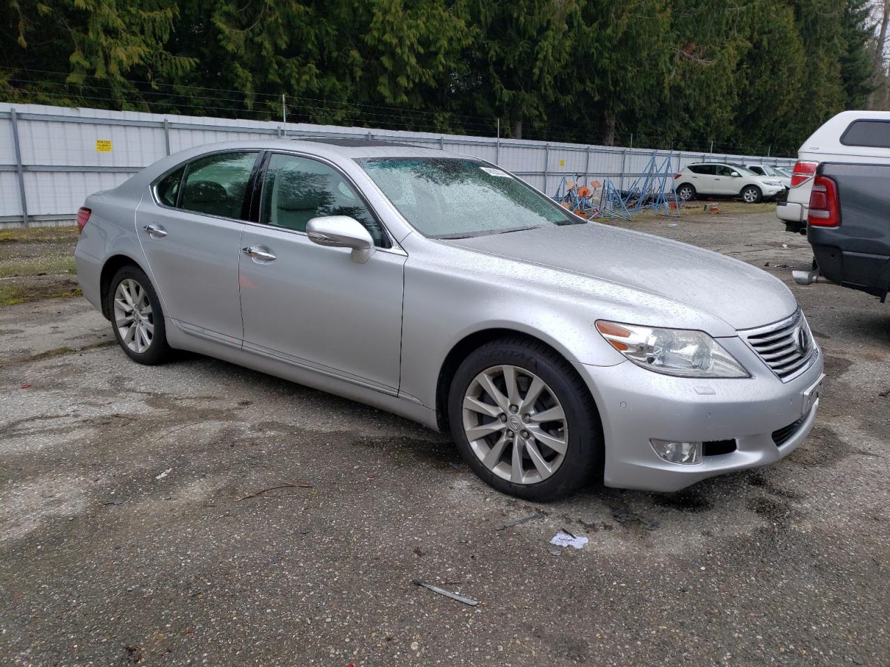 Photo 3 VIN: JTHCL5EF1B5012256 - LEXUS LS 