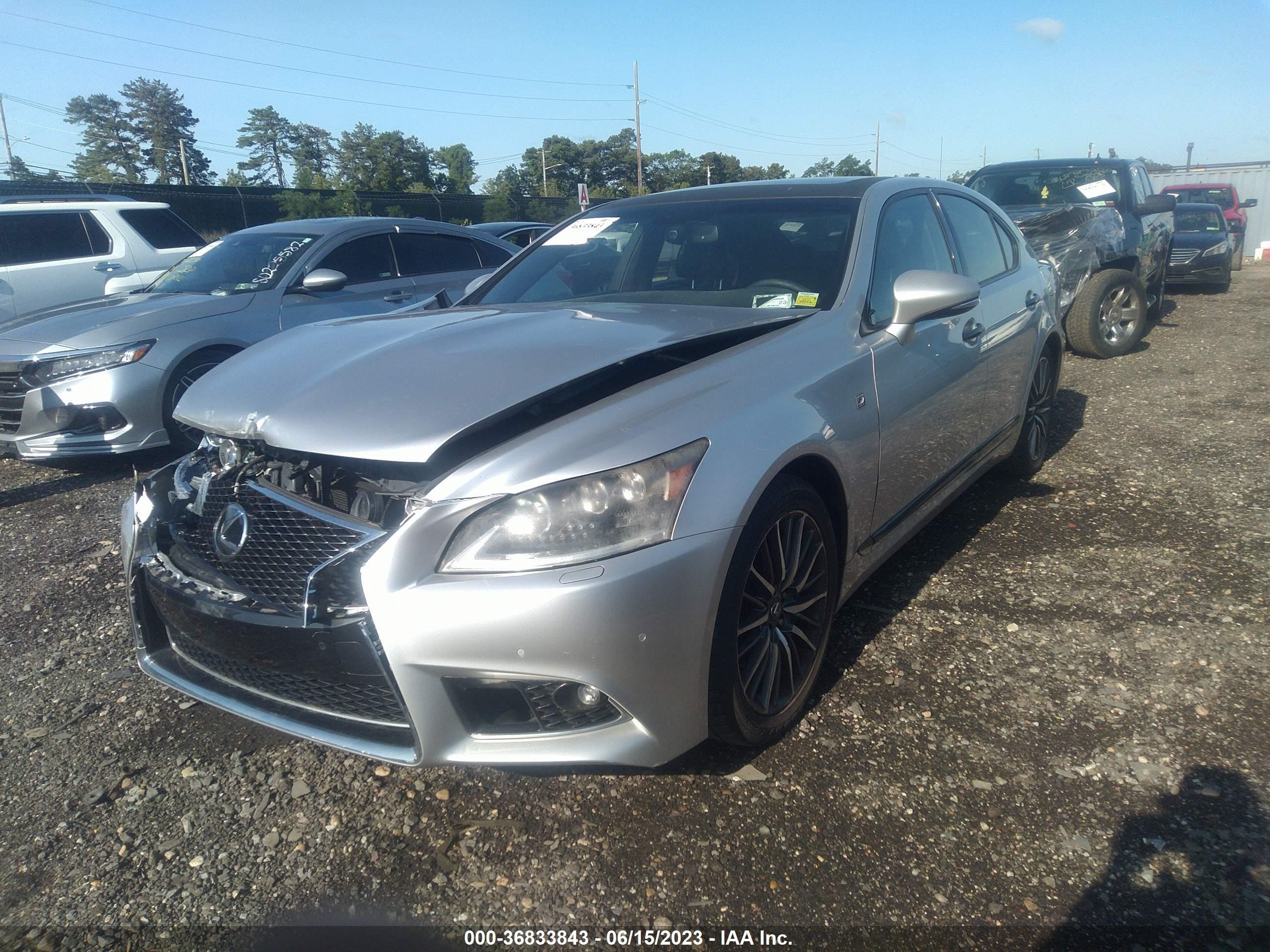 Photo 1 VIN: JTHCL5EF2D5016898 - LEXUS LS 