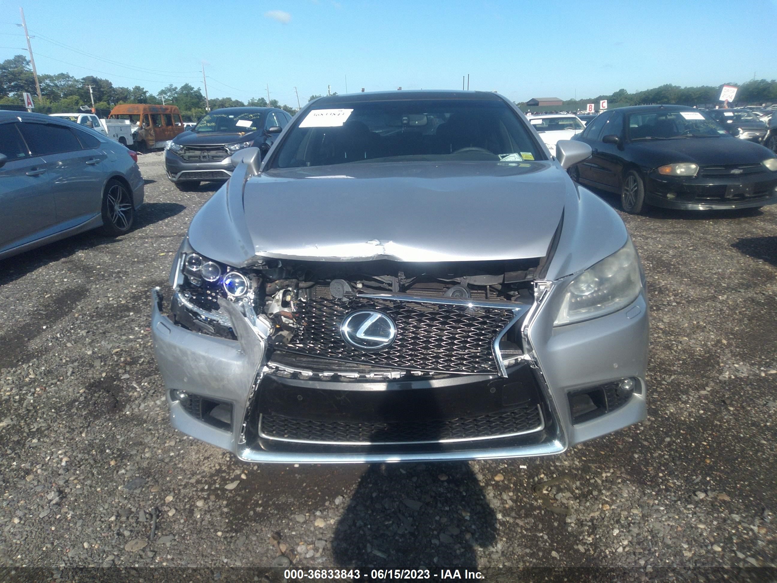 Photo 11 VIN: JTHCL5EF2D5016898 - LEXUS LS 