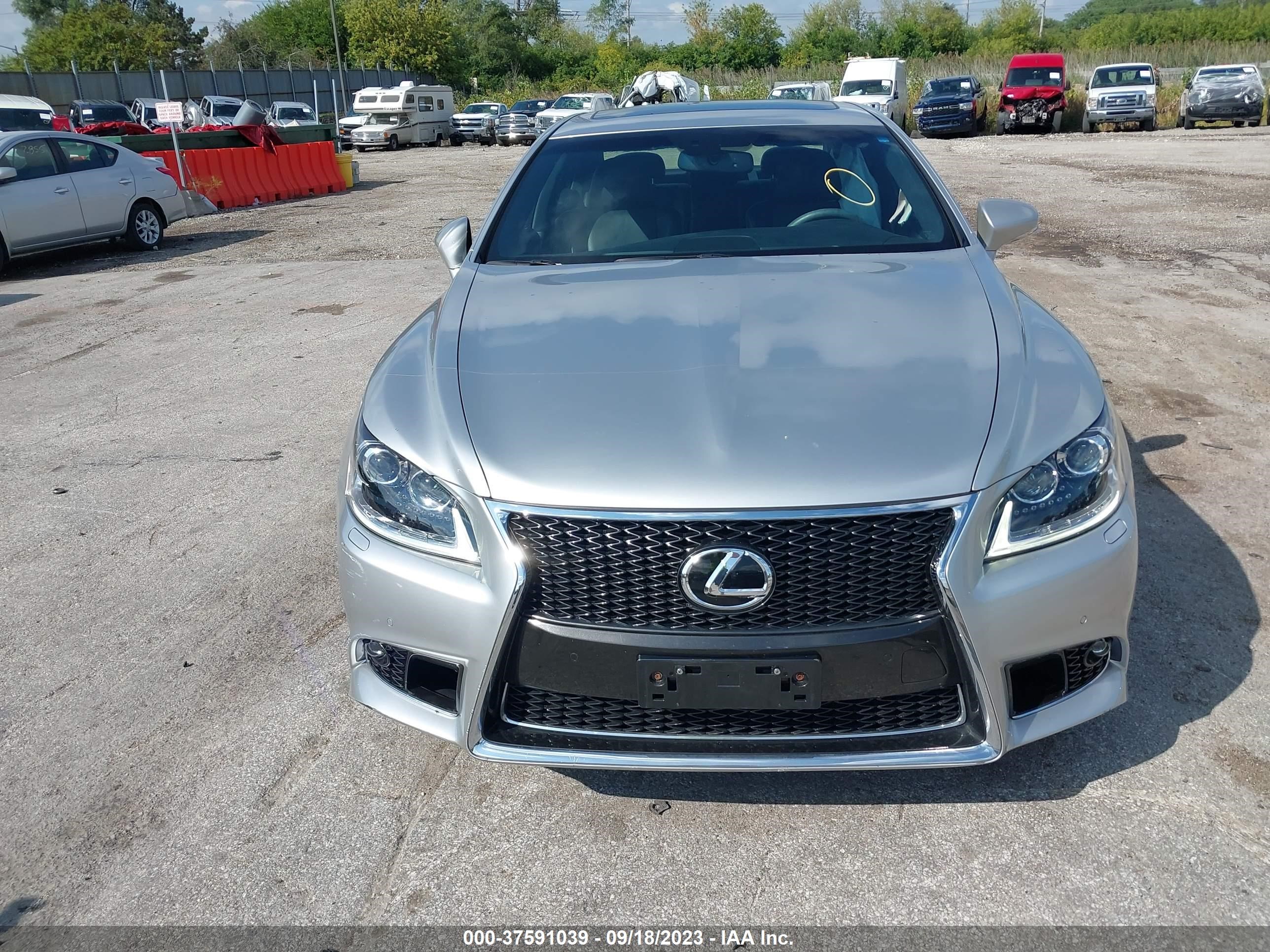 Photo 11 VIN: JTHCL5EF5D5016152 - LEXUS LS 