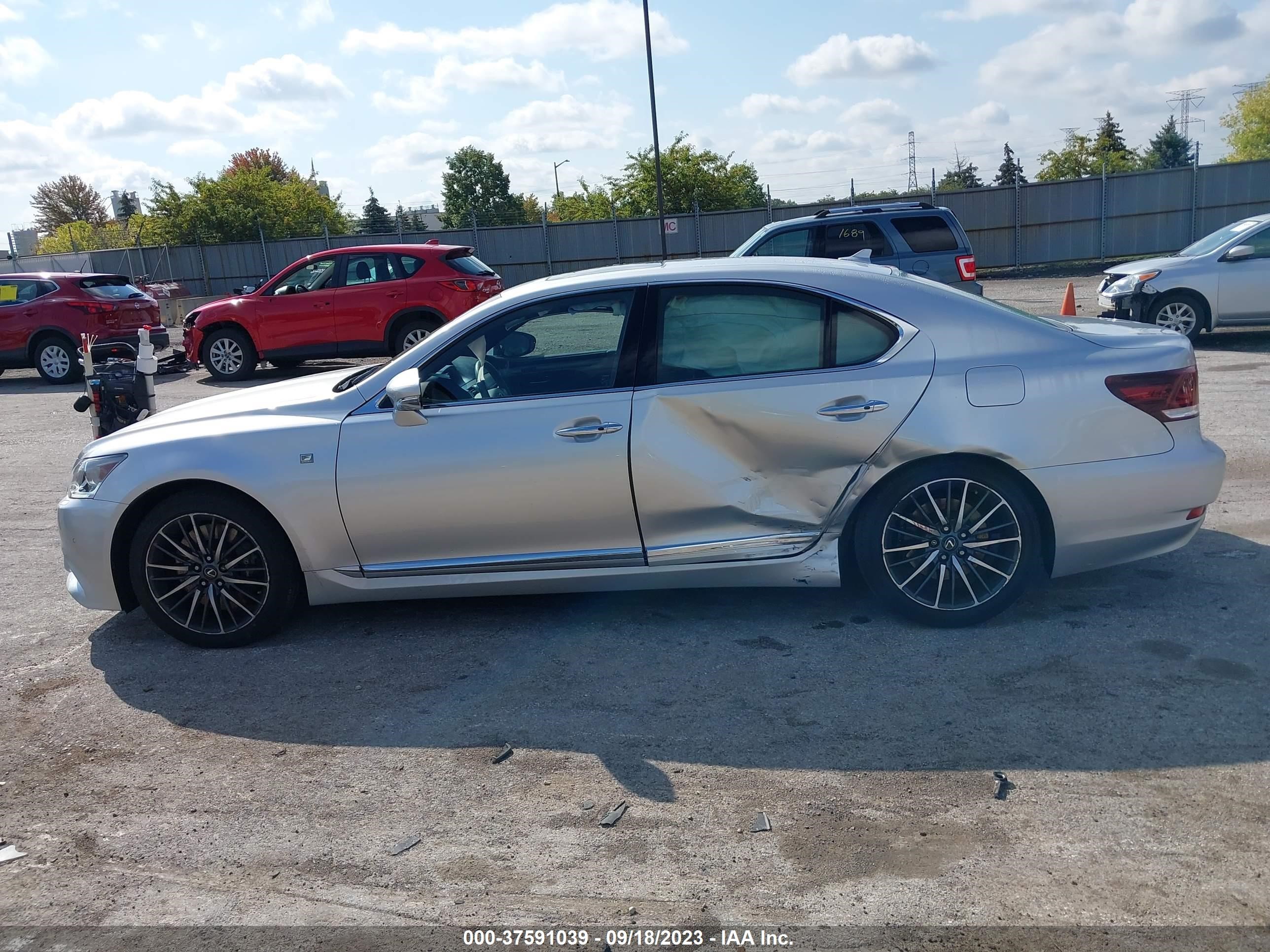 Photo 13 VIN: JTHCL5EF5D5016152 - LEXUS LS 