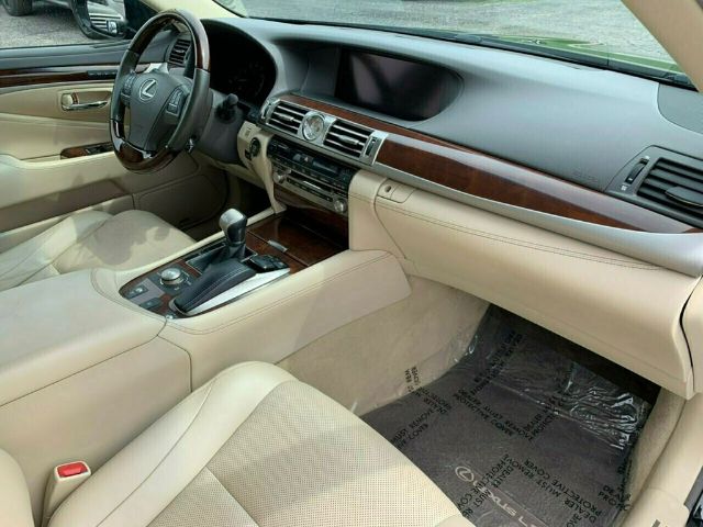 Photo 8 VIN: JTHCL5EF5D5017219 - LEXUS LS 460 