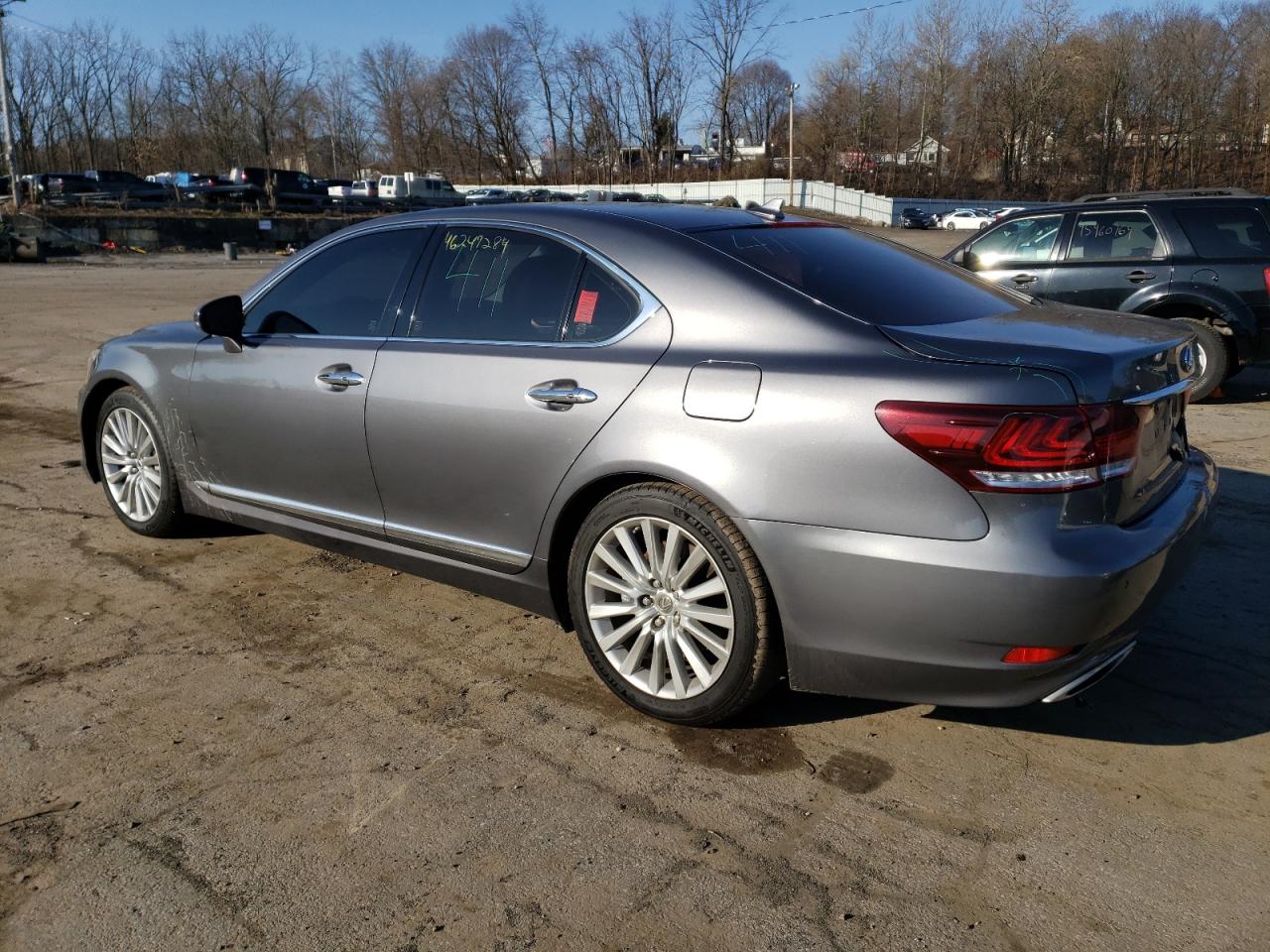 Photo 1 VIN: JTHCL5EF5D5017818 - LEXUS LS 