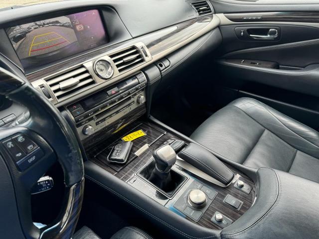 Photo 8 VIN: JTHCL5EF5F5025405 - LEXUS LS 