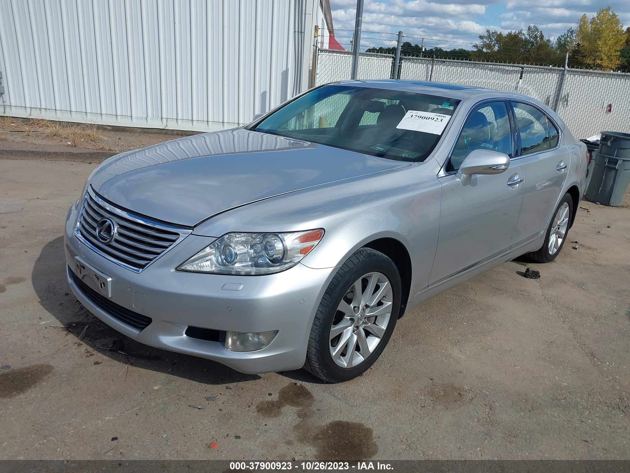 Photo 1 VIN: JTHCL5EF6A5006998 - LEXUS LS 