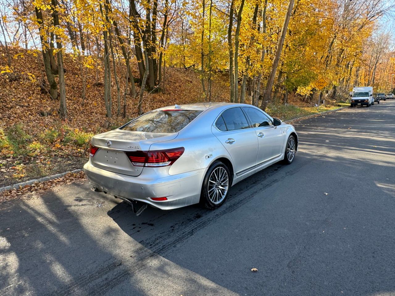 Photo 4 VIN: JTHCL5EF6D5017438 - LEXUS LS 