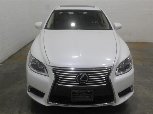 Photo 1 VIN: JTHCL5EF6F5023761 - LEXUS LS 460 