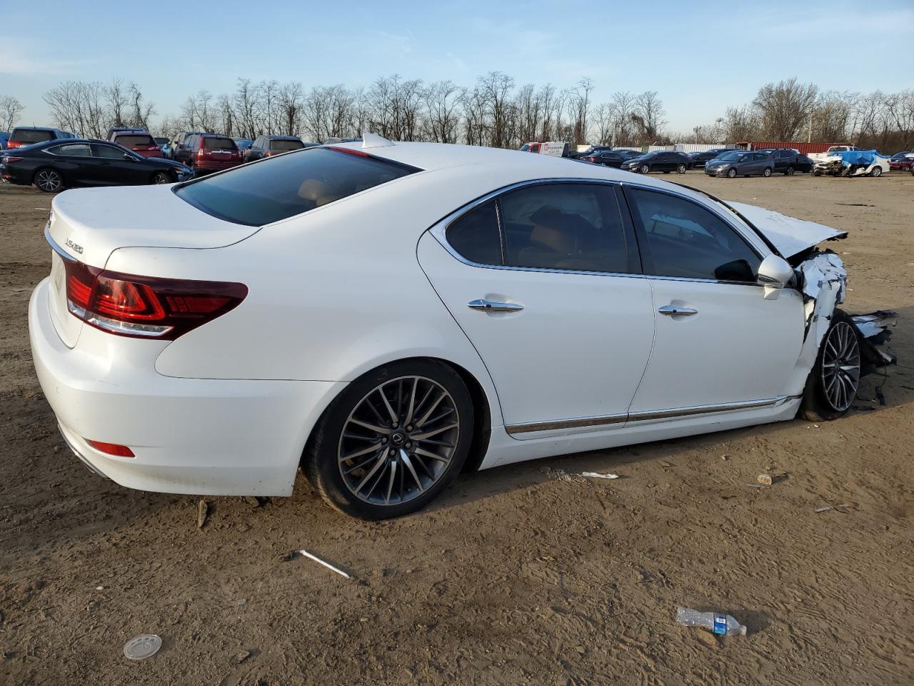 Photo 2 VIN: JTHCL5EF6F5025557 - LEXUS LS 