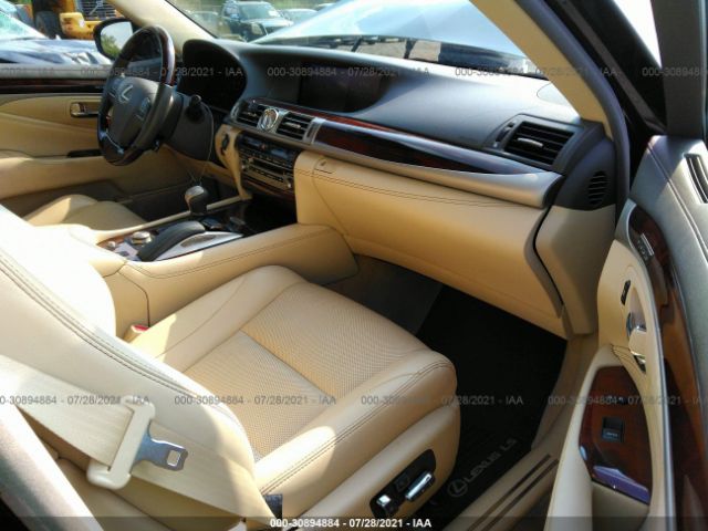 Photo 4 VIN: JTHCL5EF6H5028719 - LEXUS LS 