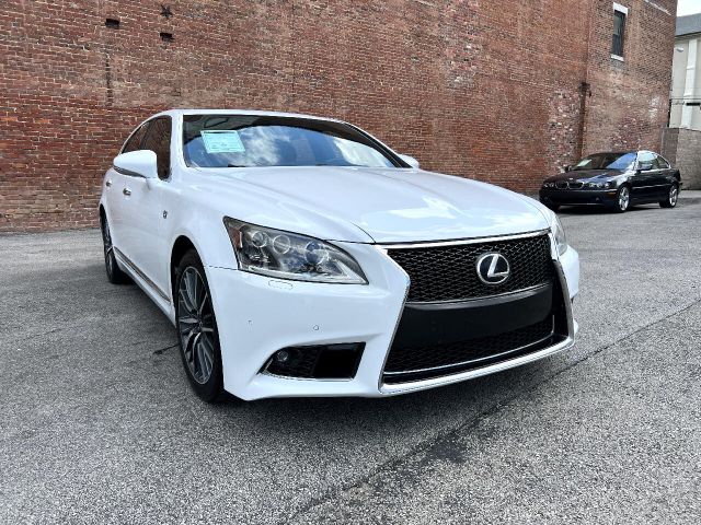 Photo 1 VIN: JTHCL5EF8D5017067 - LEXUS LS 460 