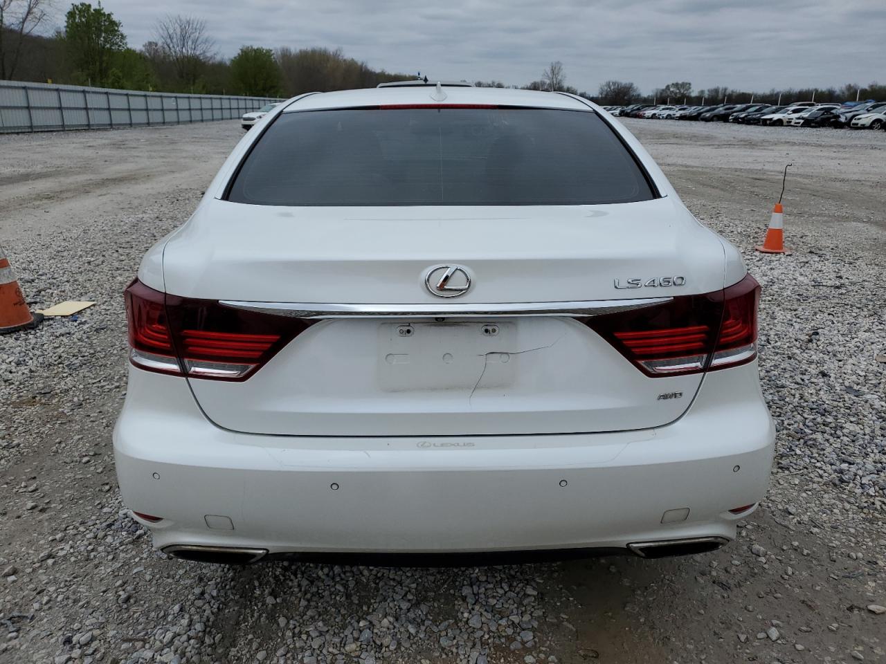 Photo 5 VIN: JTHCL5EF8F5024541 - LEXUS LS 
