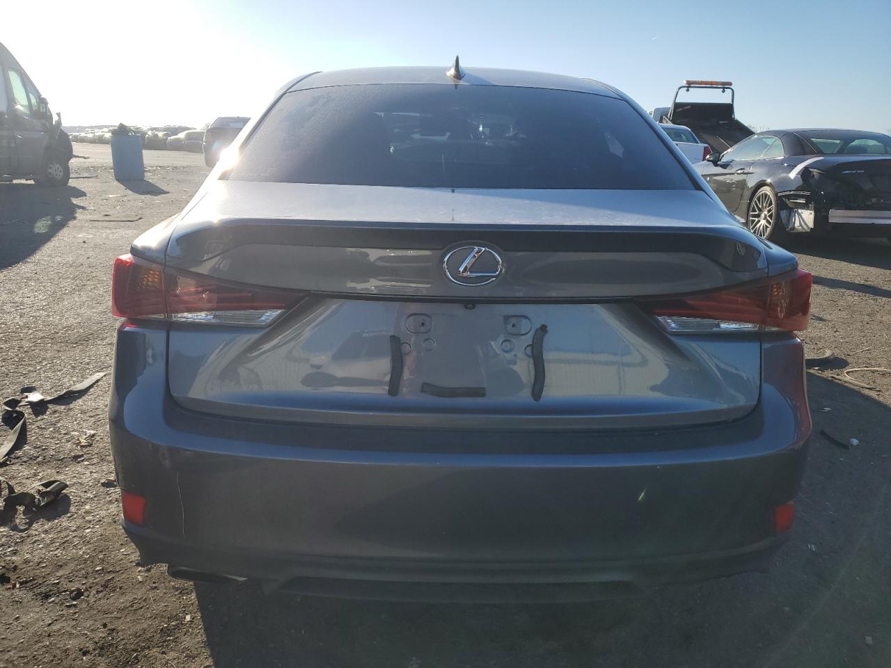 Photo 5 VIN: JTHCM1D27H5015384 - LEXUS IS 