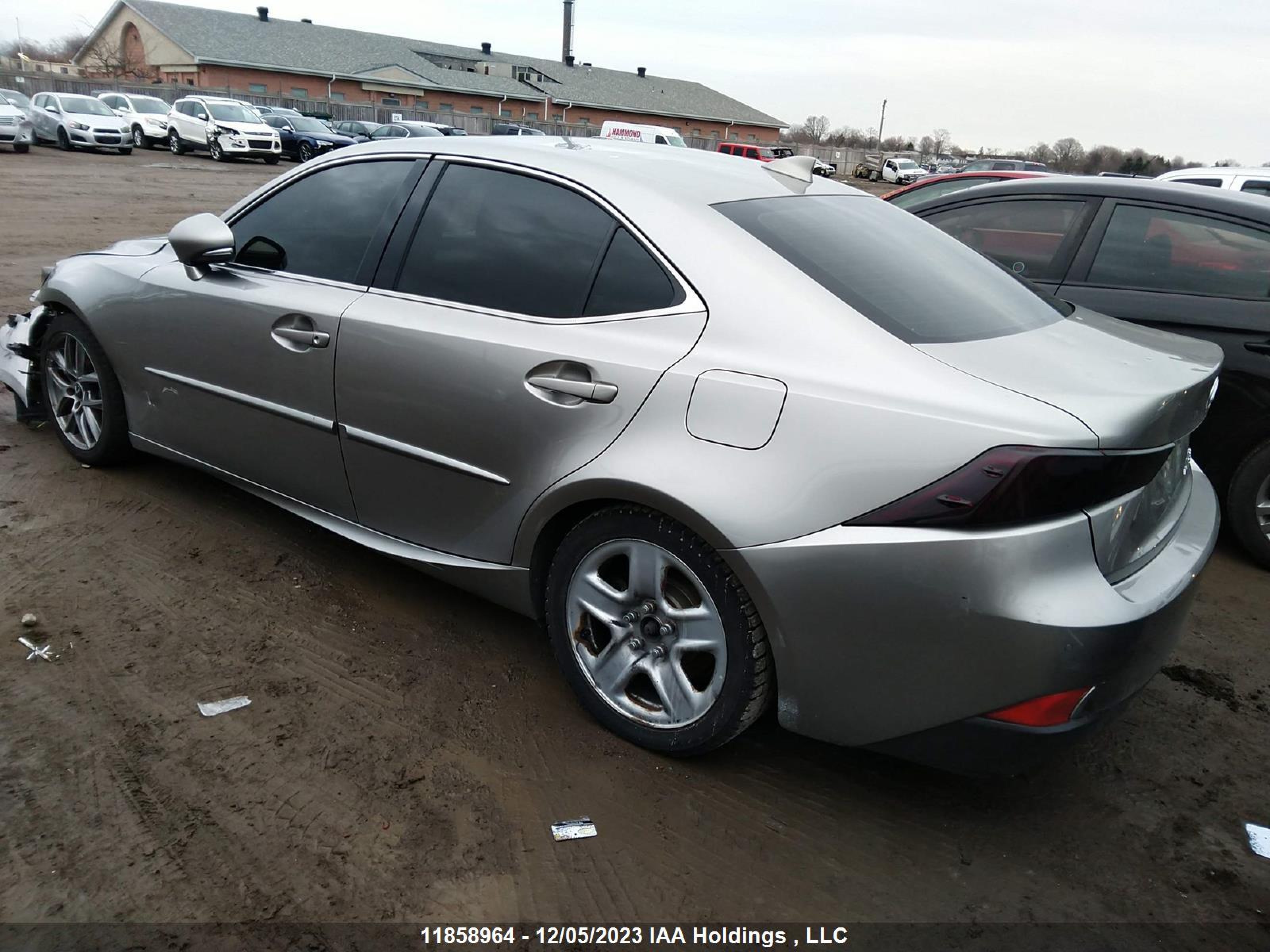 Photo 2 VIN: JTHCM1D2XH5021941 - LEXUS IS 