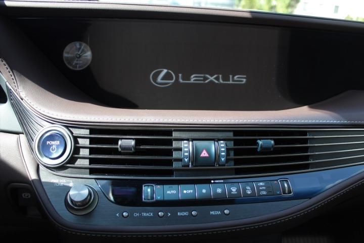 Photo 15 VIN: JTHCYLFF605000833 - LEXUS LS-SERIES SALOON 