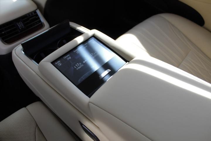 Photo 22 VIN: JTHCYLFF605000833 - LEXUS LS-SERIES SALOON 