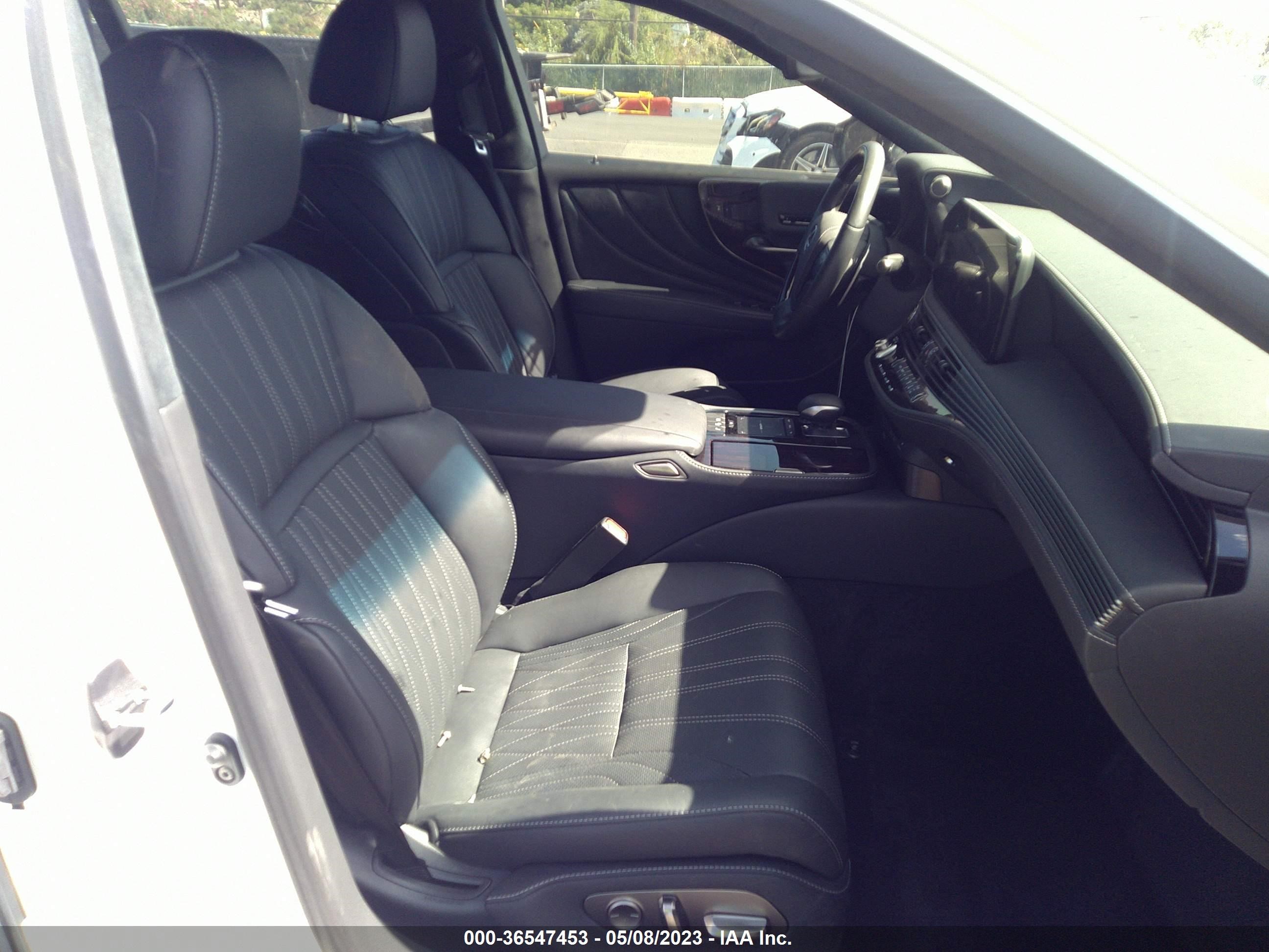 Photo 4 VIN: JTHD51FF8N5015732 - LEXUS LS 