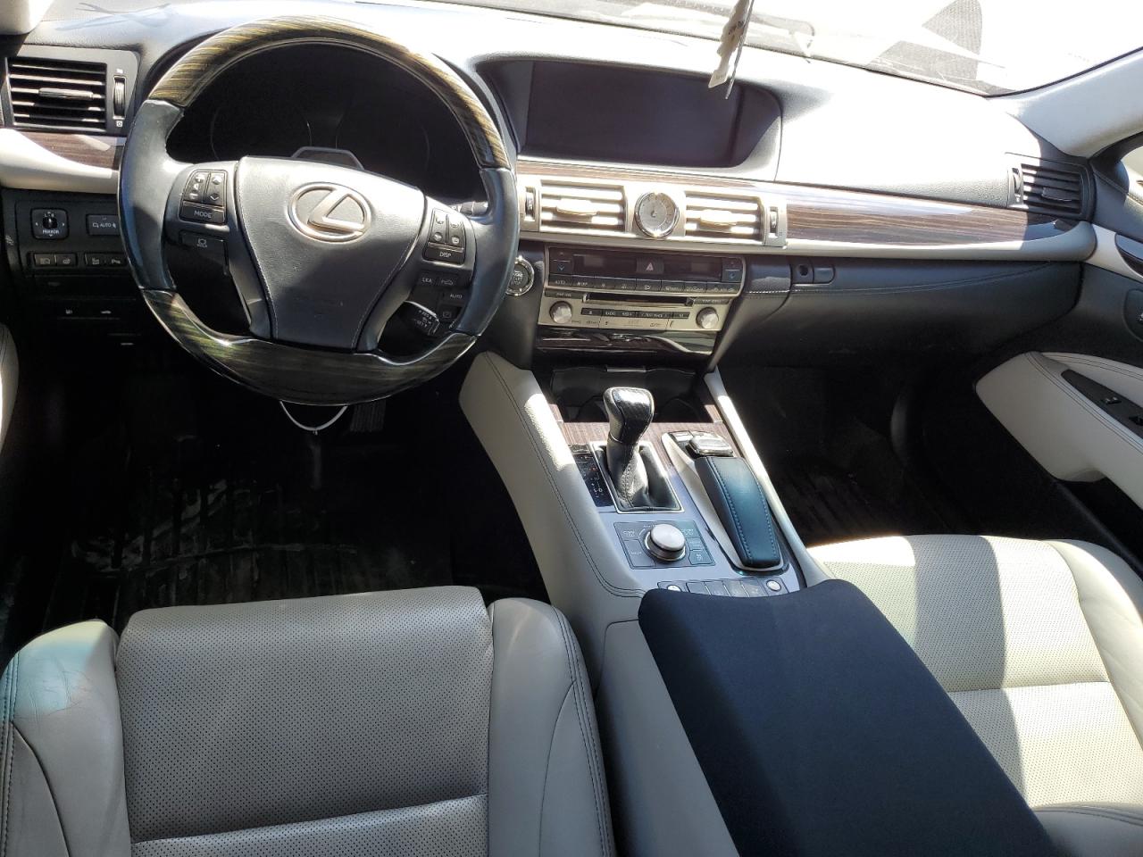 Photo 7 VIN: JTHDL1EF9F5007132 - LEXUS LS 