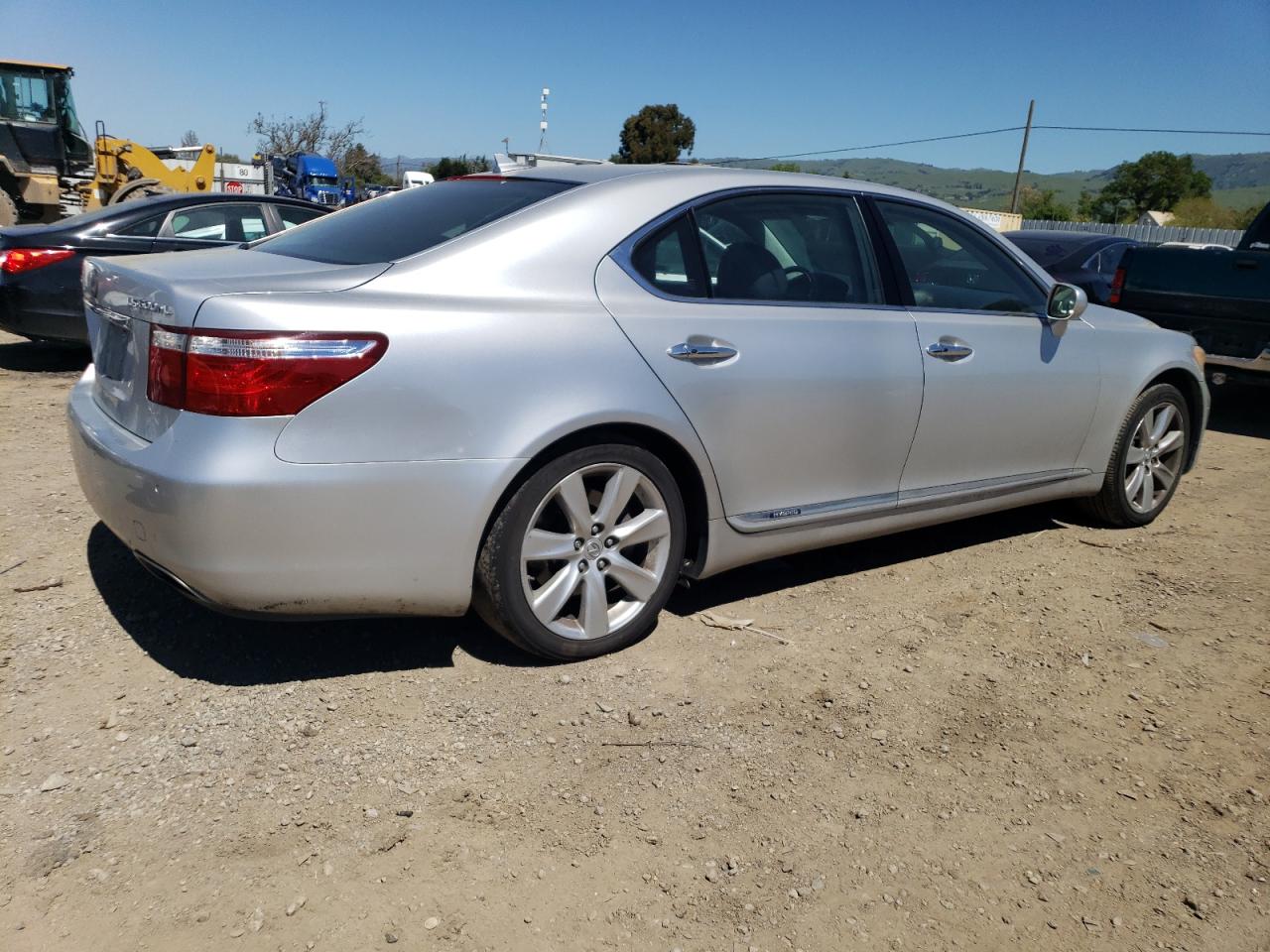 Photo 2 VIN: JTHDU46F285001835 - LEXUS LS 