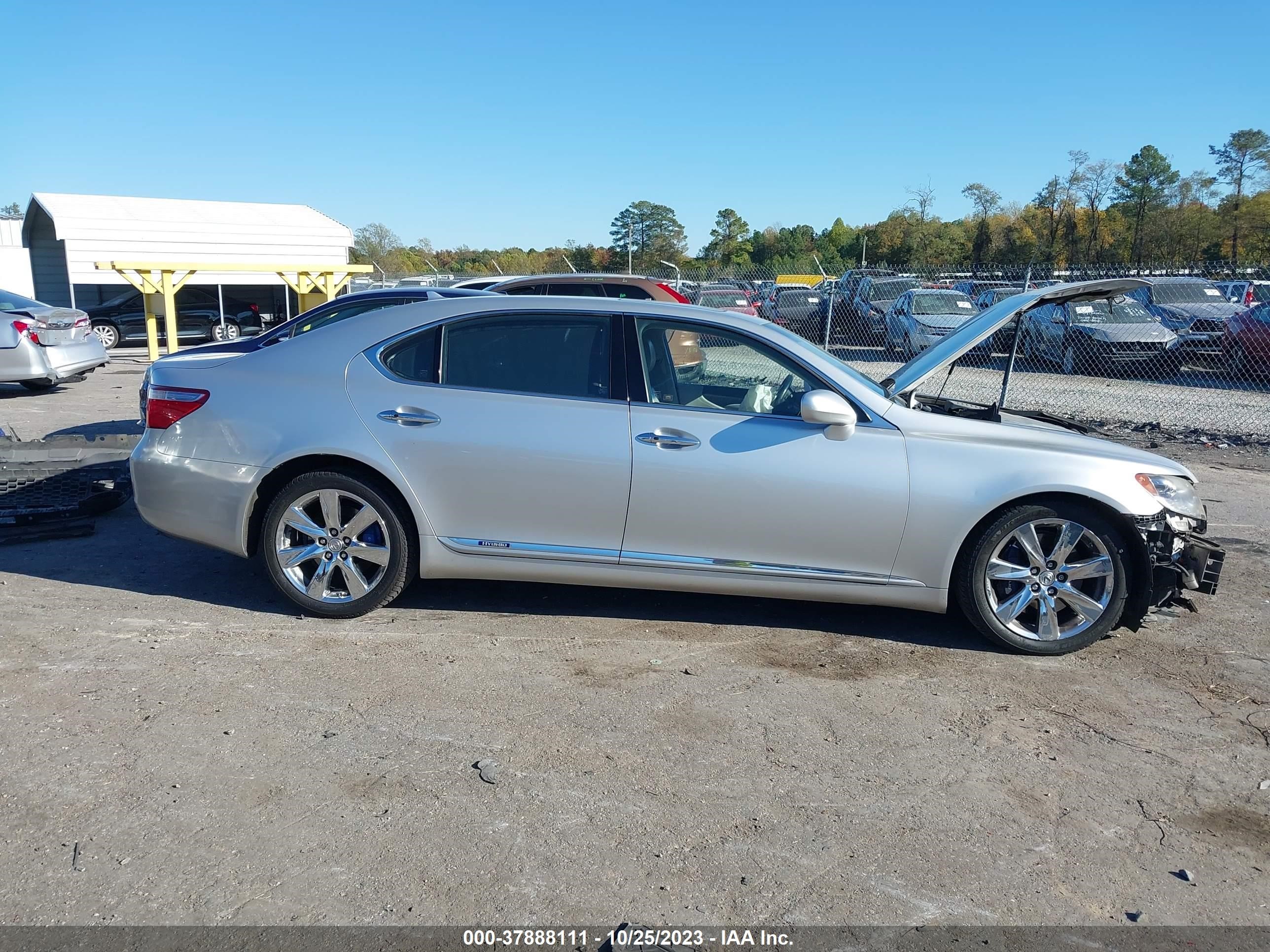 Photo 12 VIN: JTHDU46F485003666 - LEXUS LS 