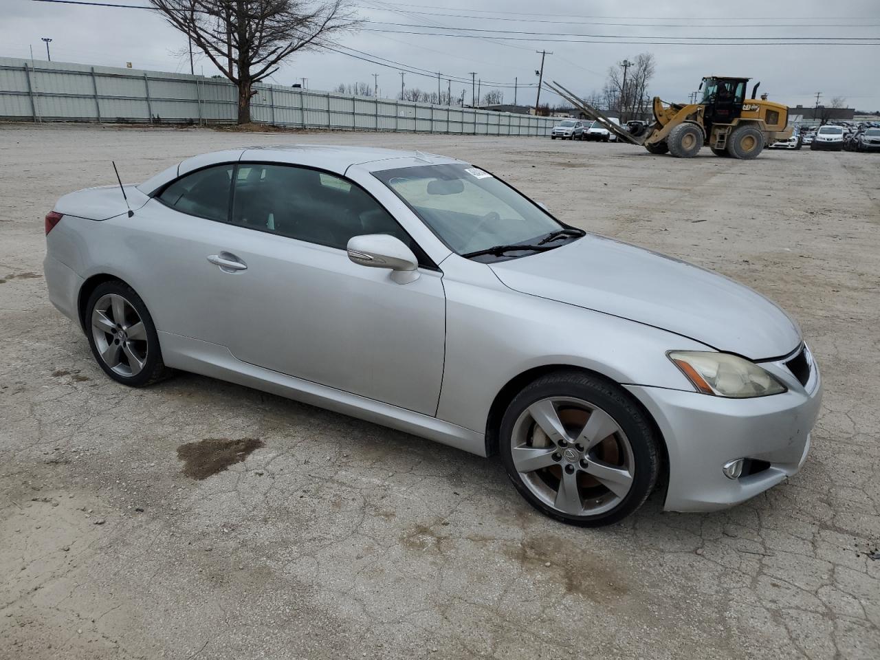 Photo 3 VIN: JTHFE2C29A2501428 - LEXUS IS 