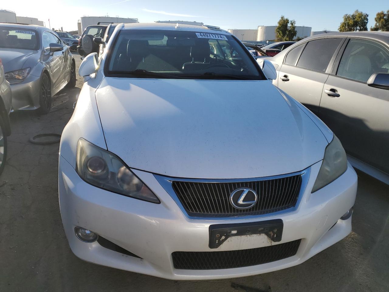 Photo 4 VIN: JTHFF2C23A2509876 - LEXUS IS 