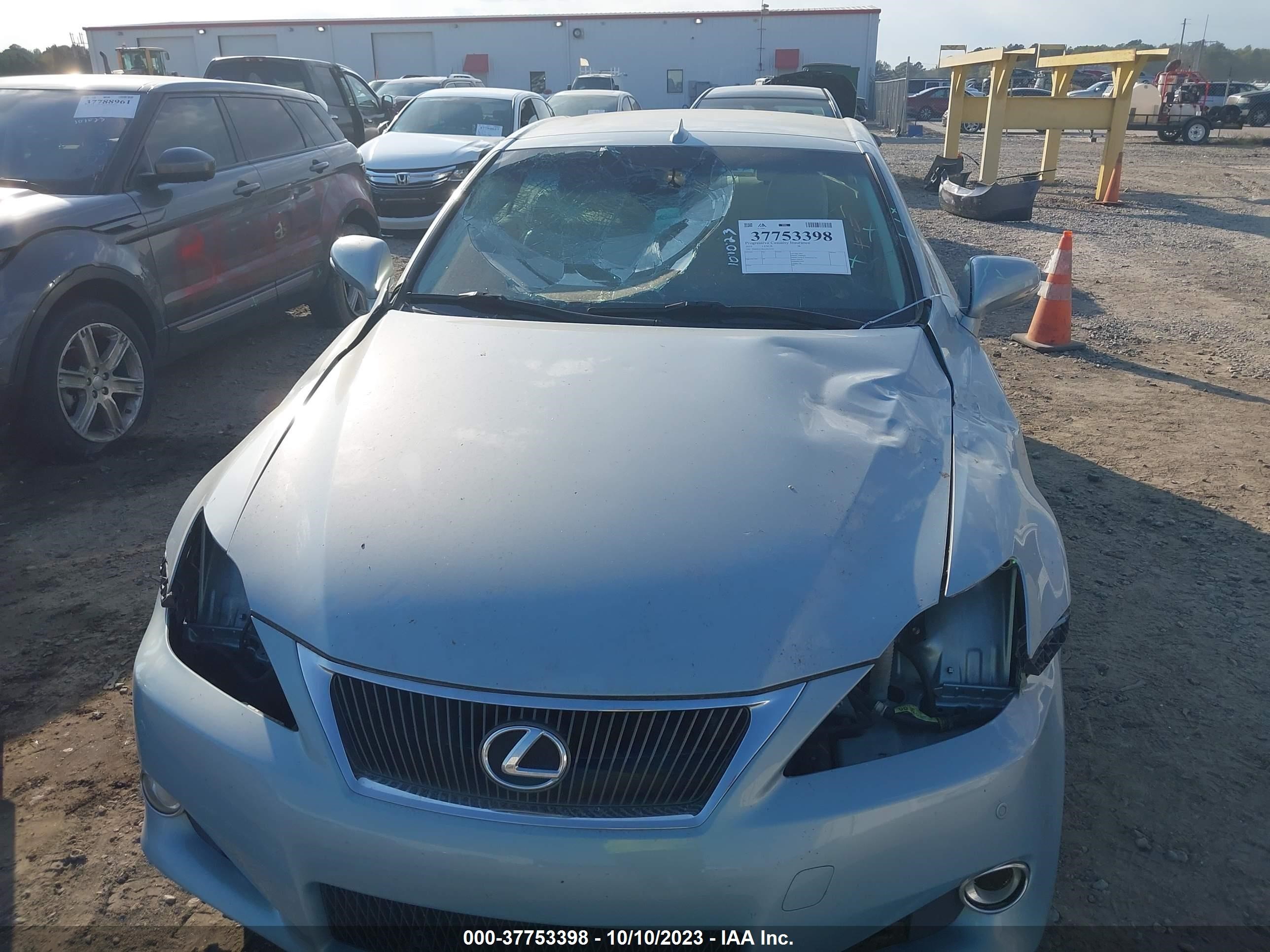 Photo 5 VIN: JTHFF2C28A2513194 - LEXUS IS 