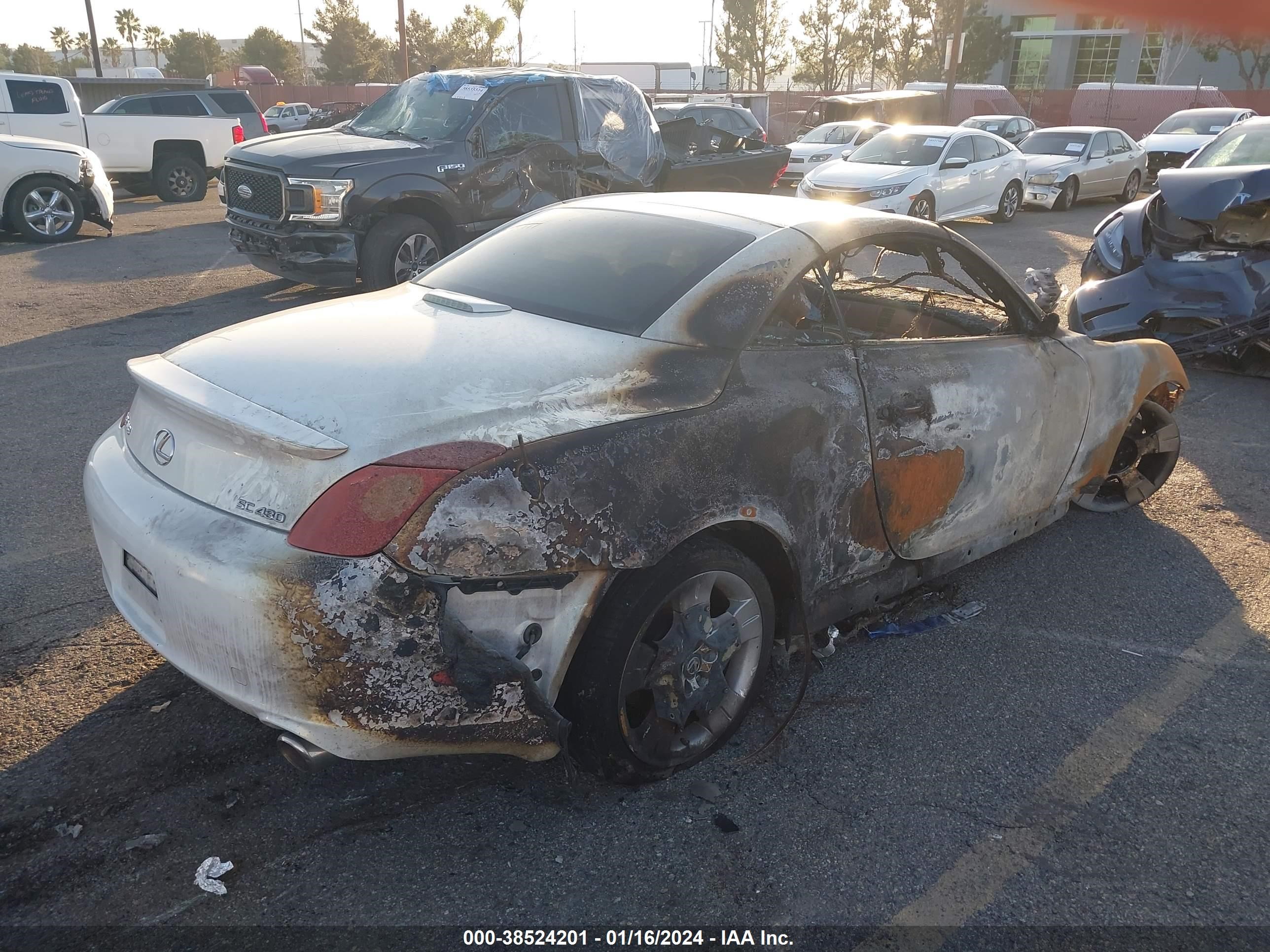 Photo 3 VIN: JTHFN45Y079011277 - LEXUS SC 