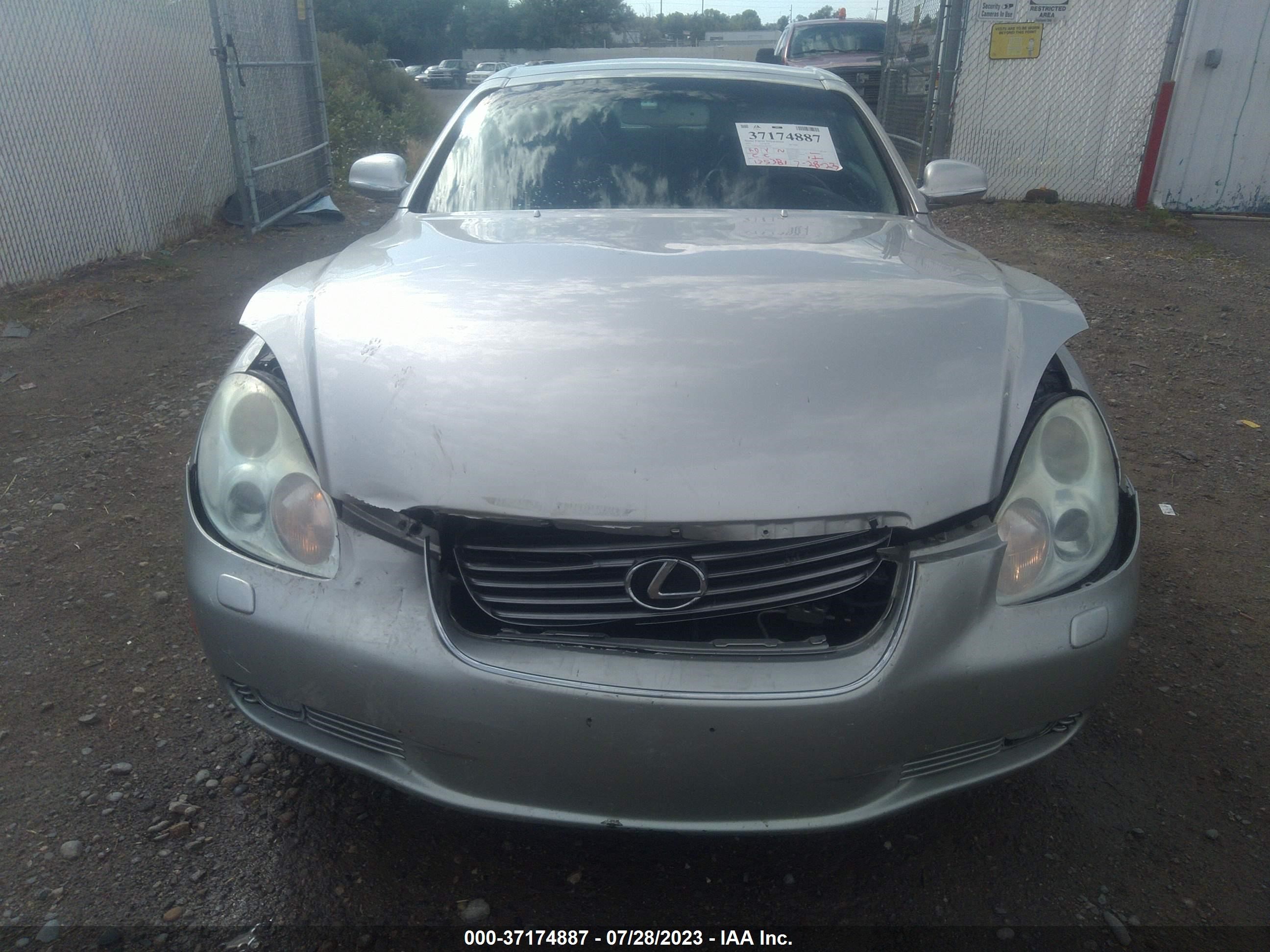 Photo 11 VIN: JTHFN48Y050068799 - LEXUS SC 