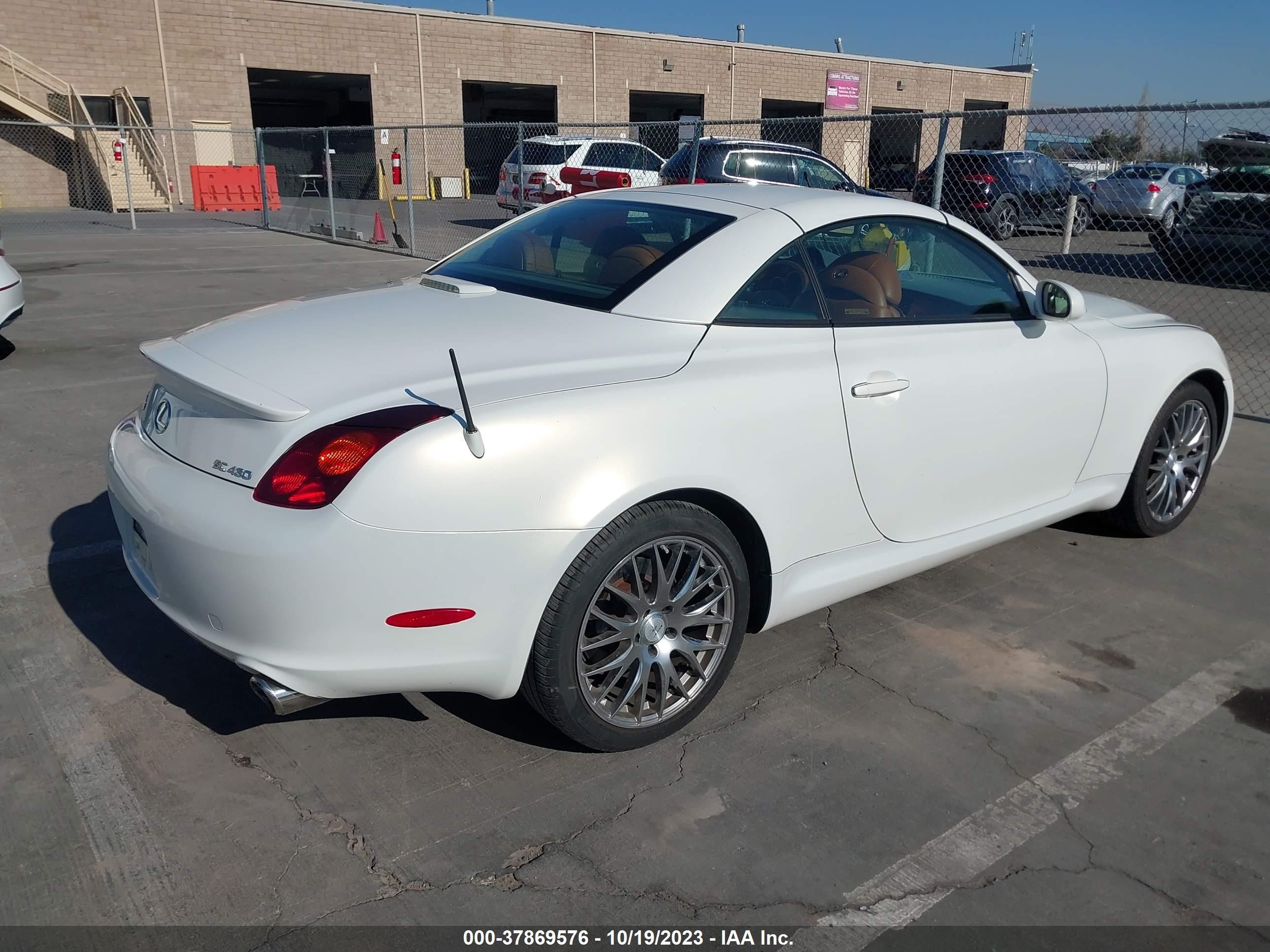 Photo 3 VIN: JTHFN48Y120012978 - LEXUS SC 