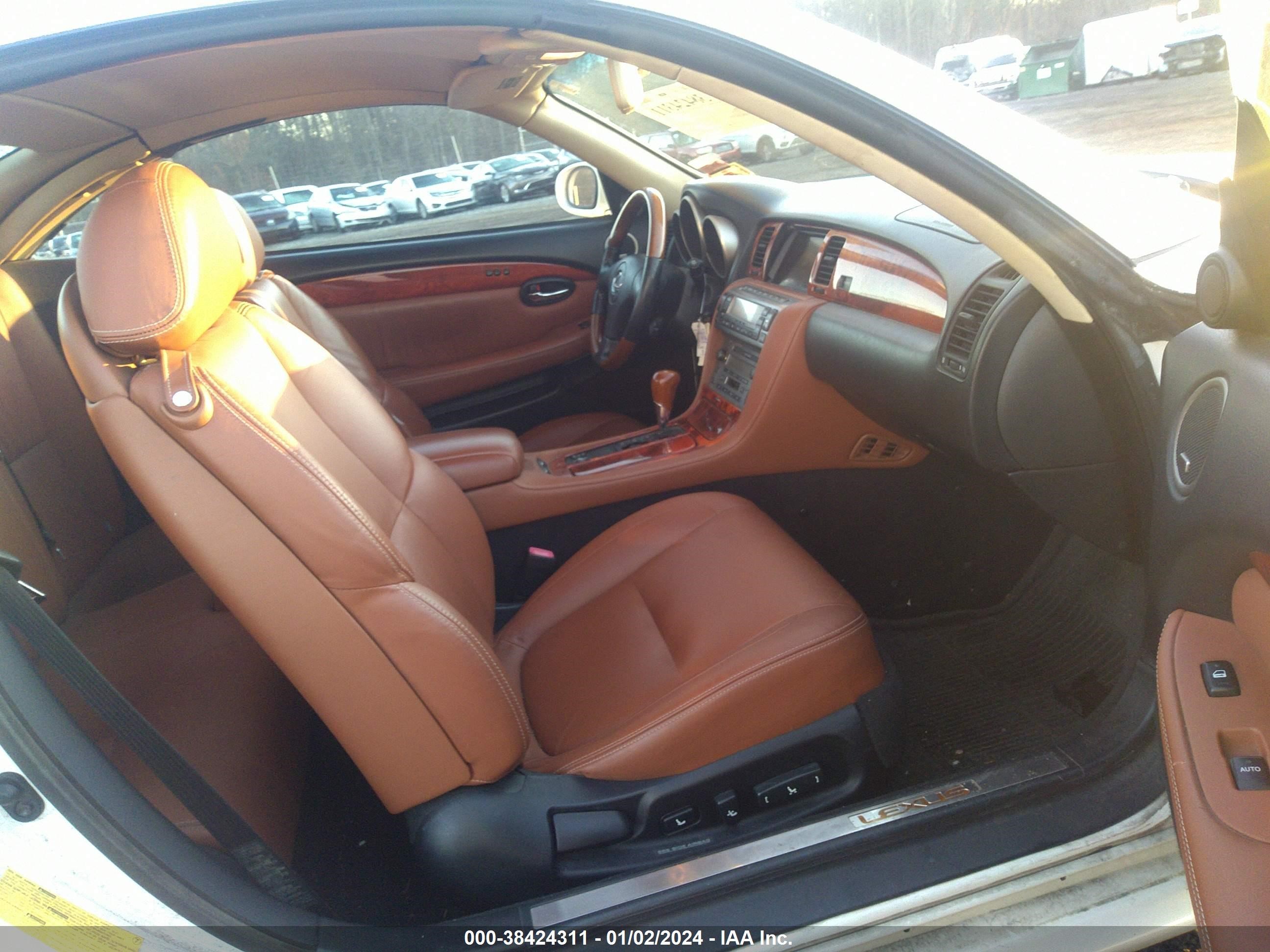 Photo 4 VIN: JTHFN48Y330048561 - LEXUS SC 