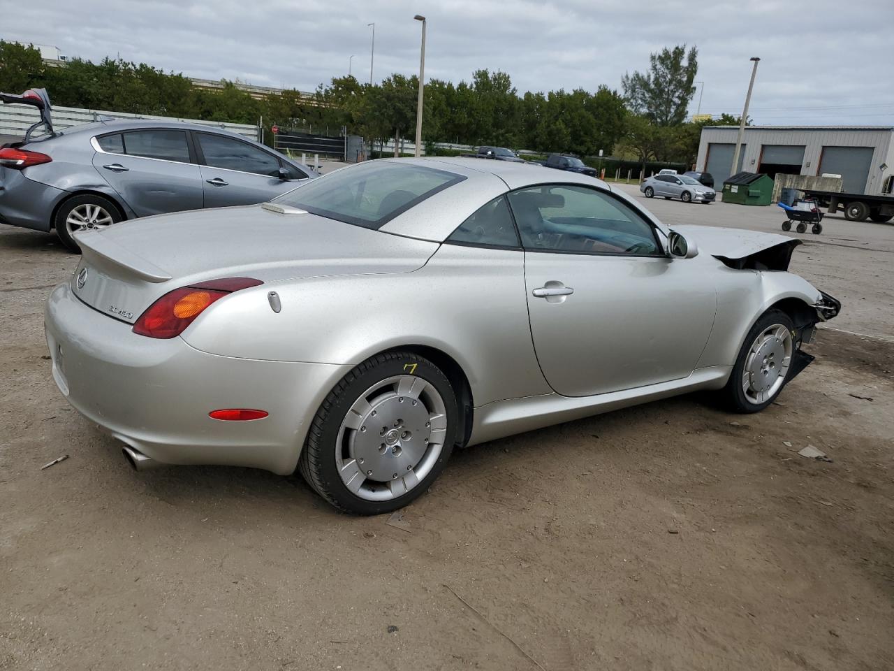 Photo 2 VIN: JTHFN48Y630040213 - LEXUS SC 