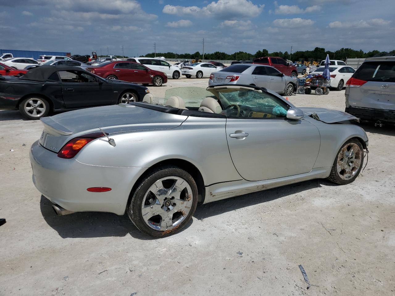 Photo 2 VIN: JTHFN48Y720017523 - LEXUS SC 