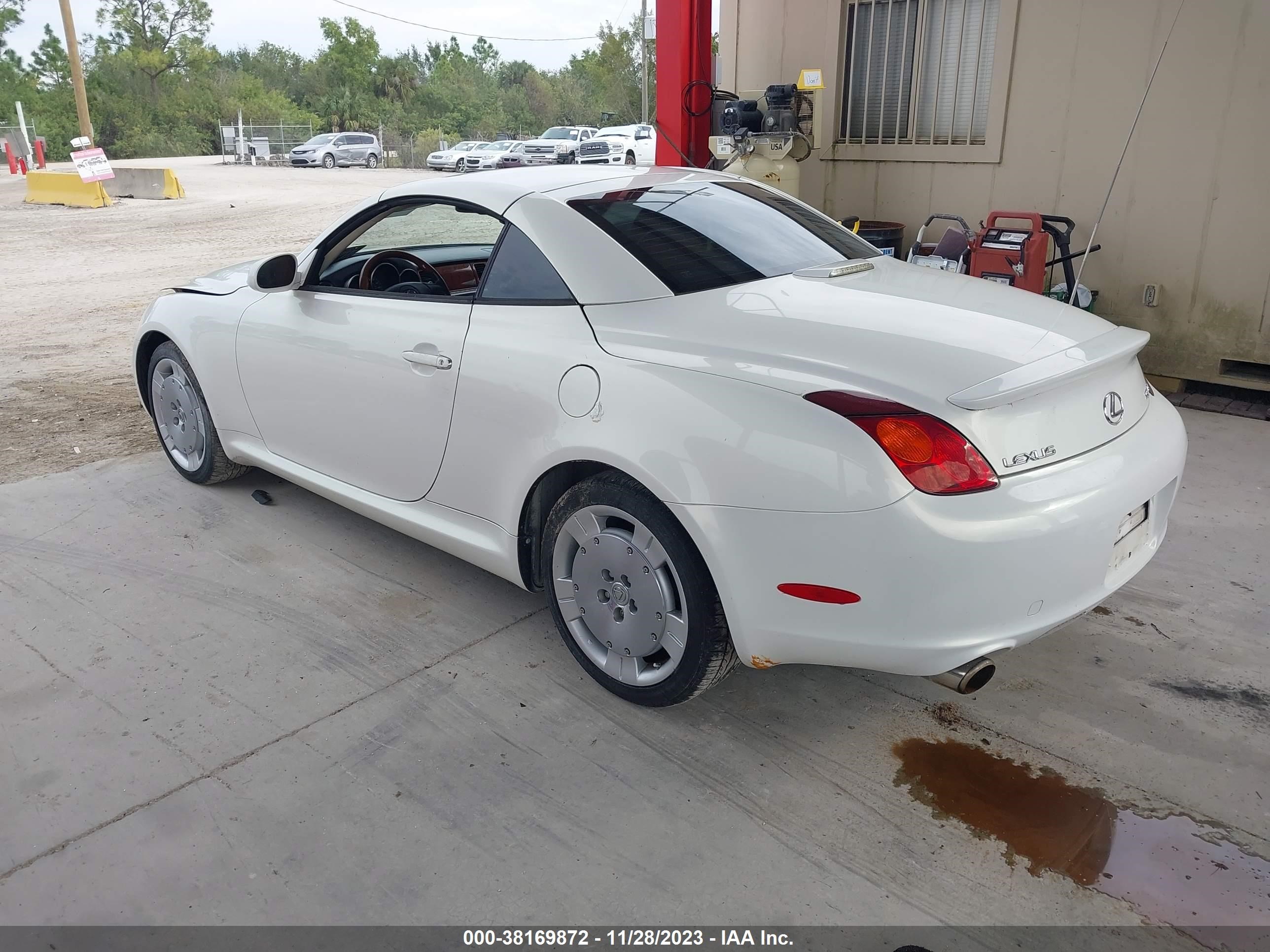 Photo 2 VIN: JTHFN48Y720022110 - LEXUS SC 