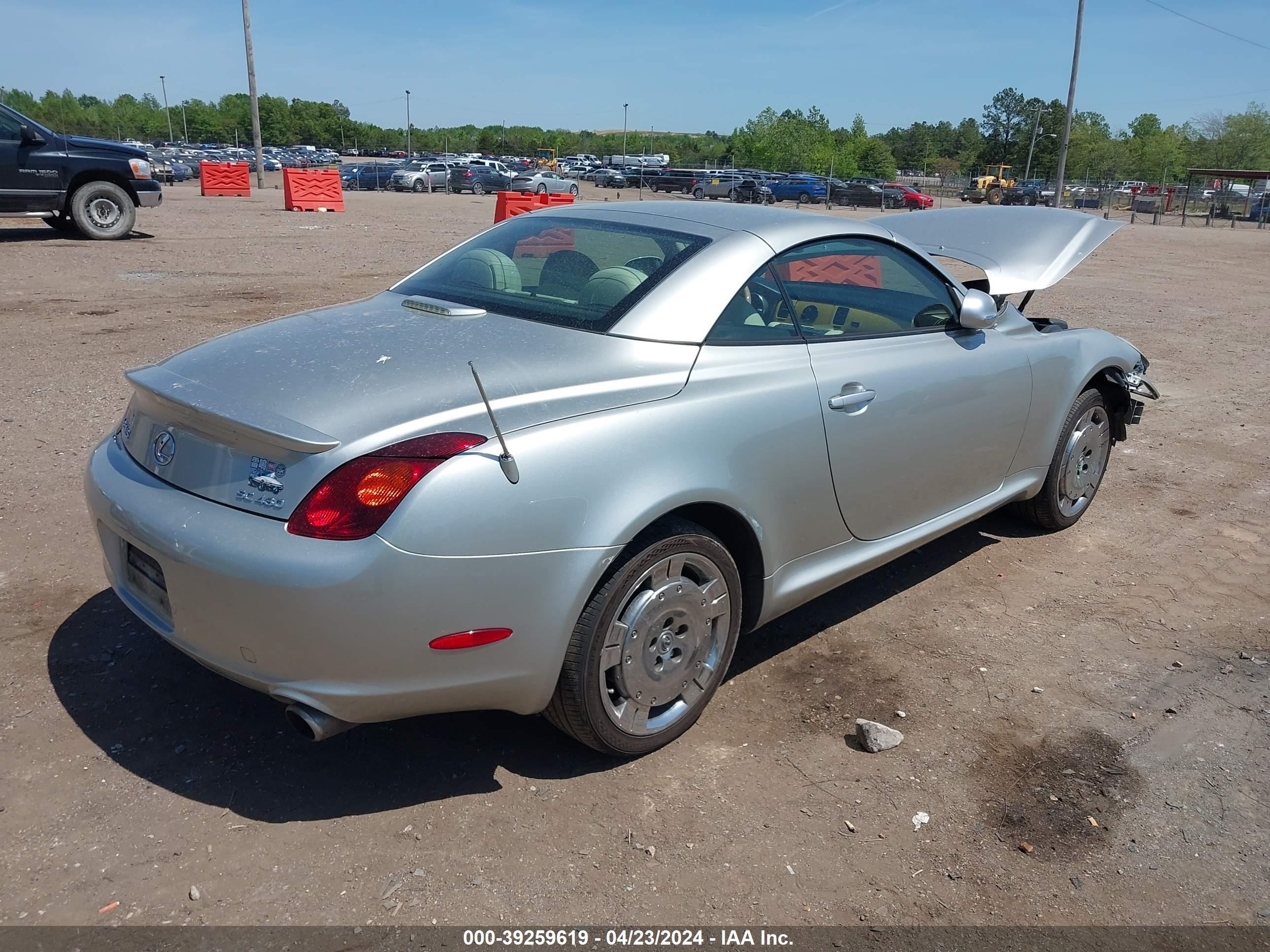 Photo 3 VIN: JTHFN48Y820034704 - LEXUS SC 