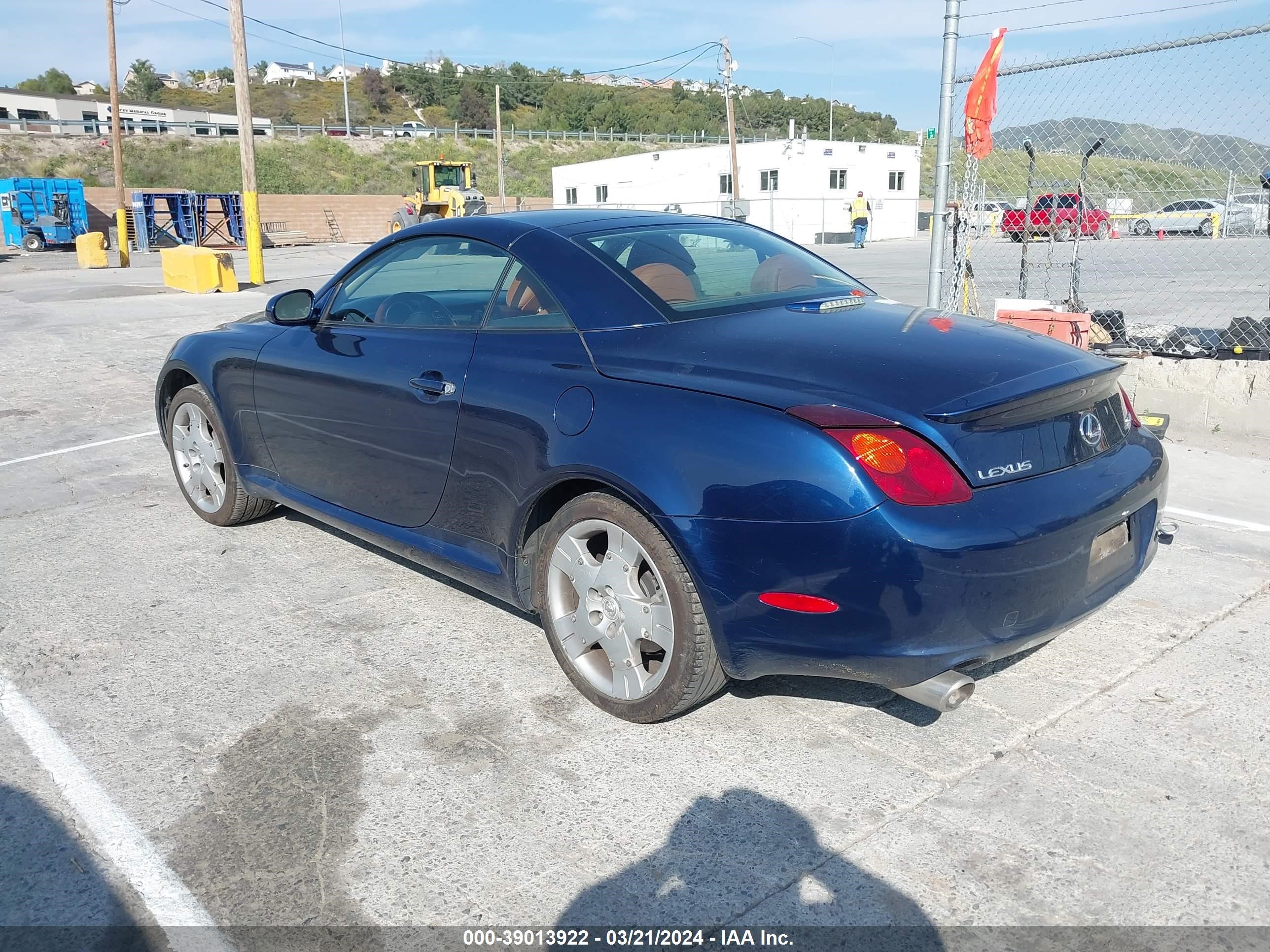 Photo 2 VIN: JTHFN48YX50070396 - LEXUS SC 