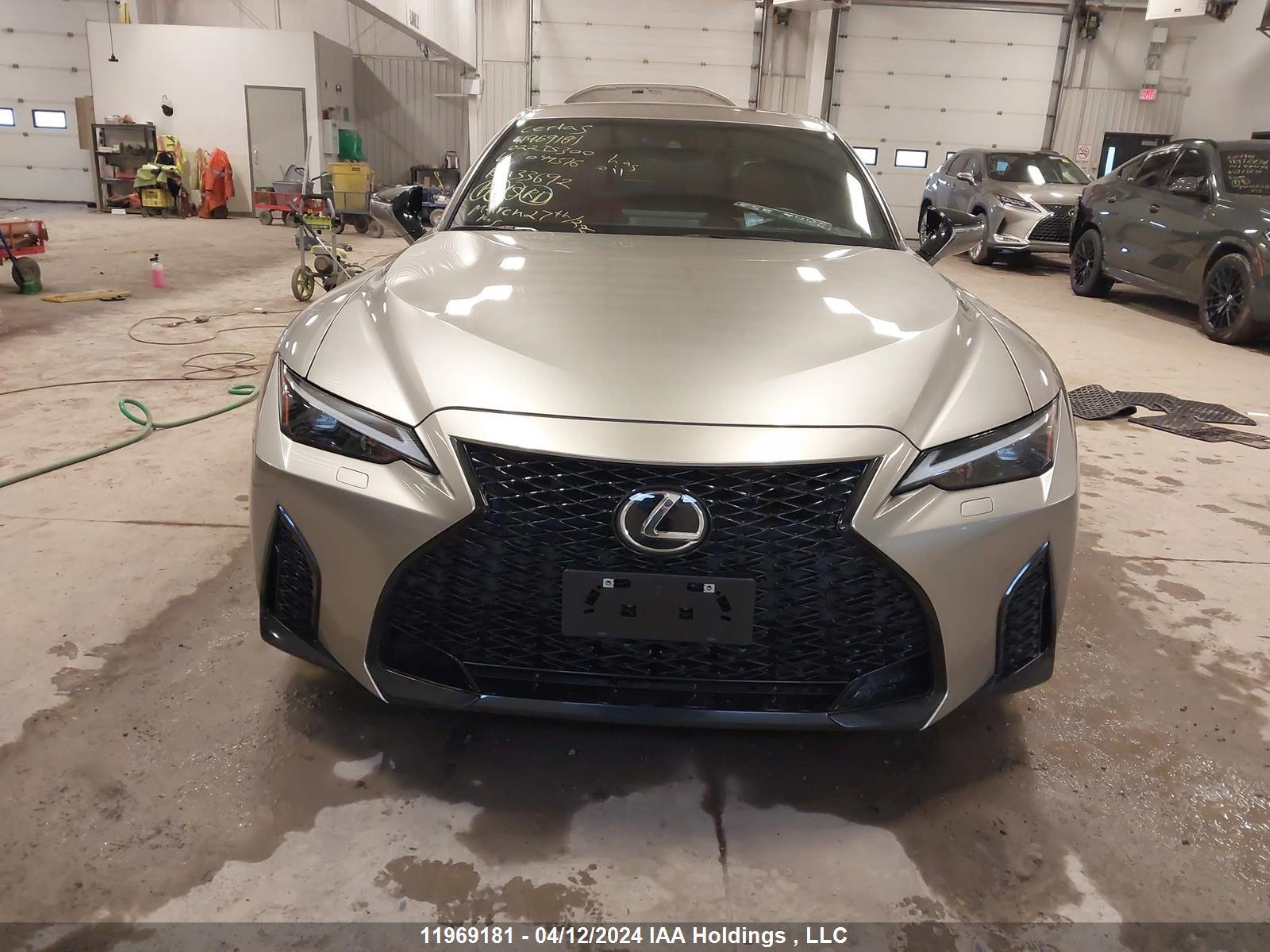 Photo 11 VIN: JTHG81F24N5049376 - LEXUS IS 