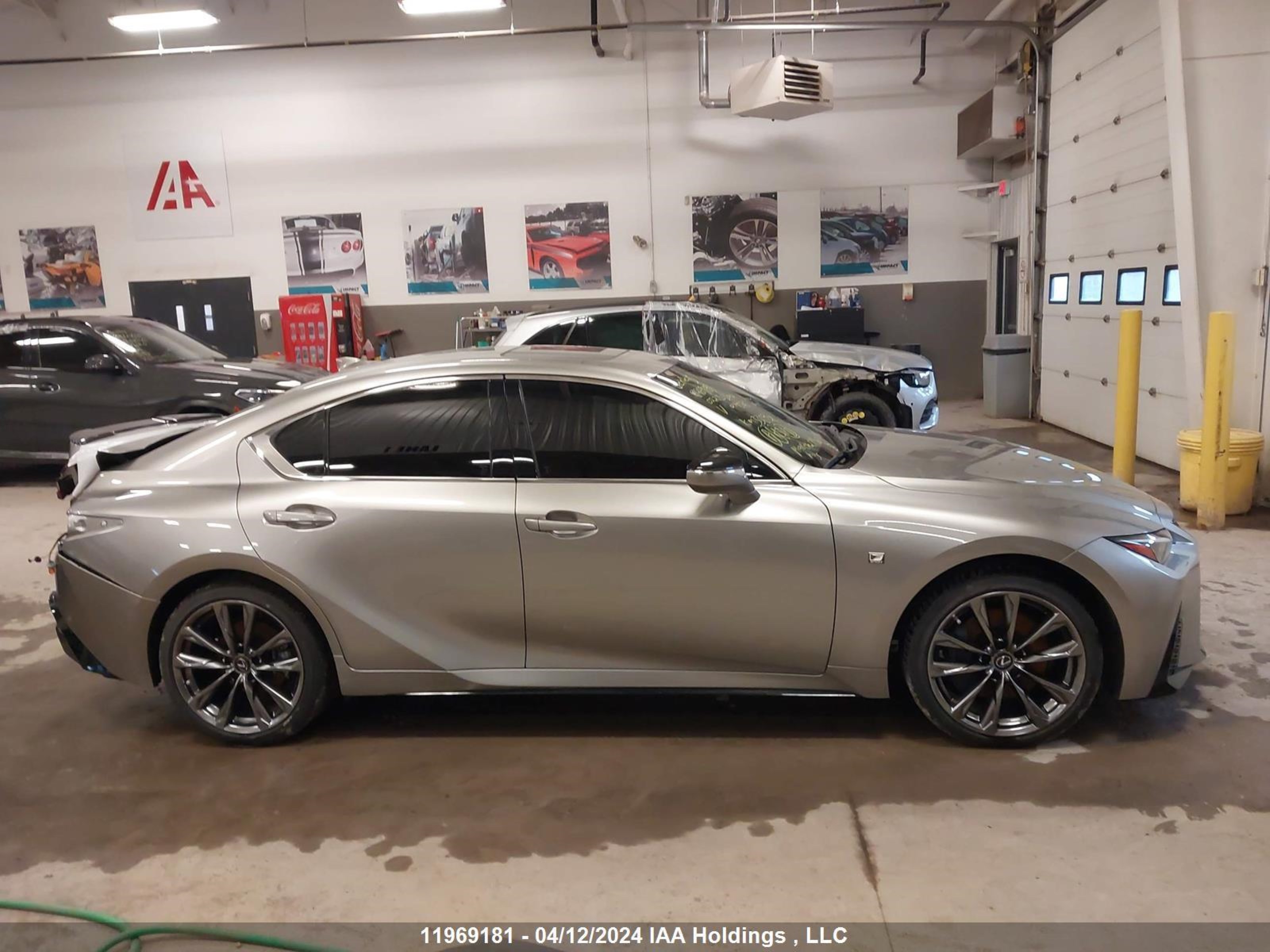 Photo 12 VIN: JTHG81F24N5049376 - LEXUS IS 