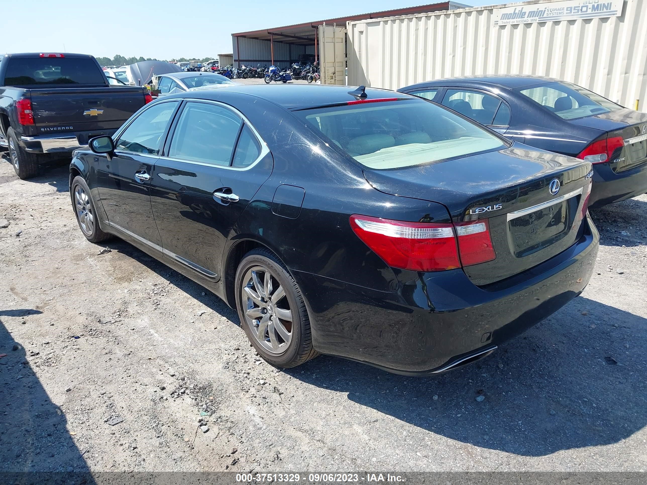 Photo 2 VIN: JTHGL46F075003050 - LEXUS LS 