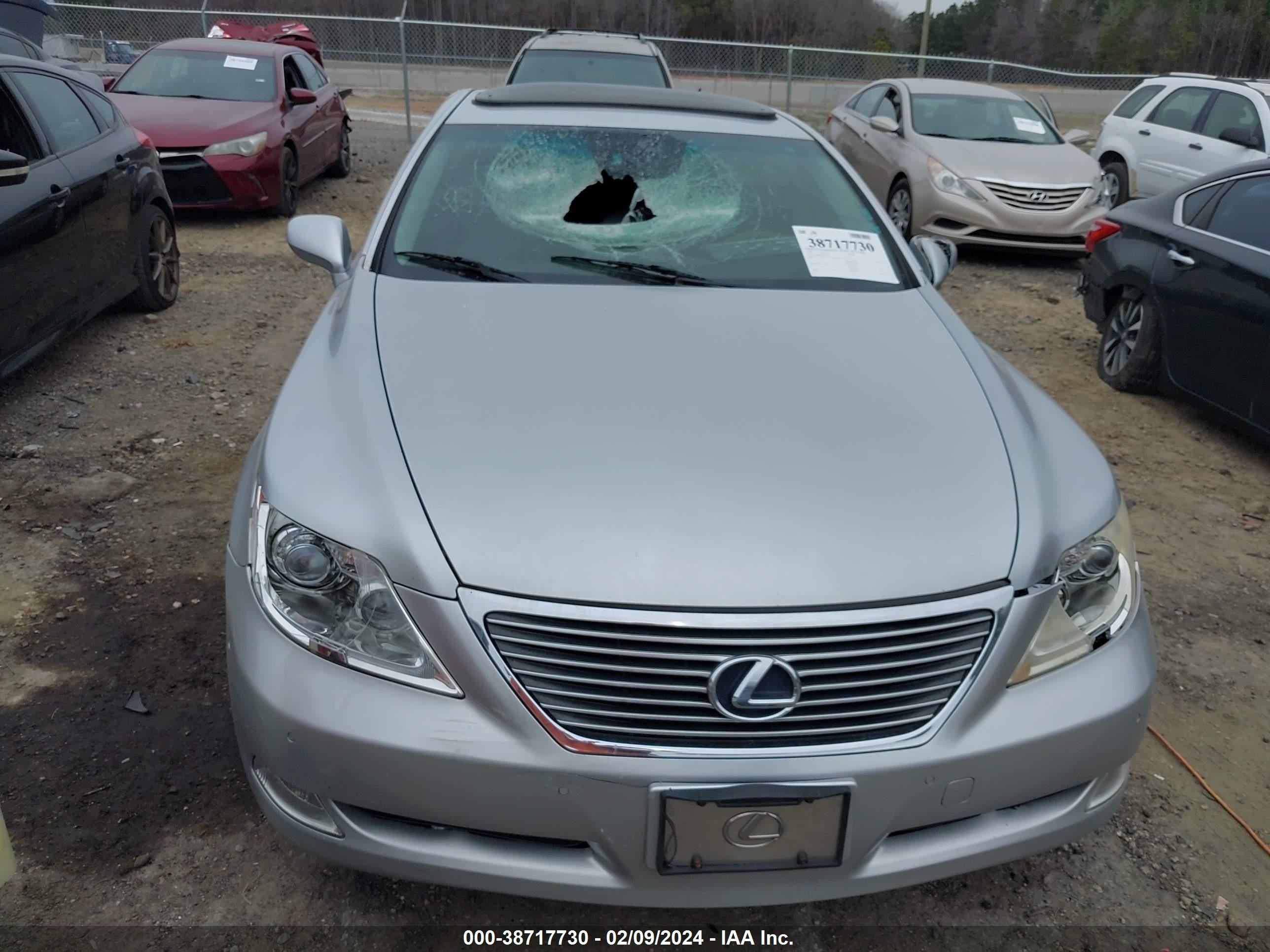 Photo 5 VIN: JTHGL46F085024241 - LEXUS LS 